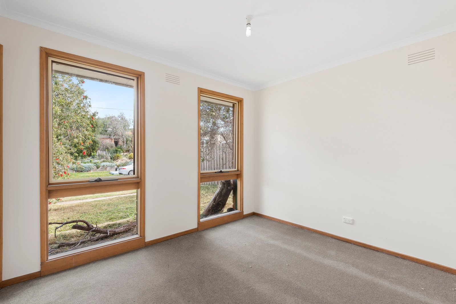 Property Gallery Thumbnail 6