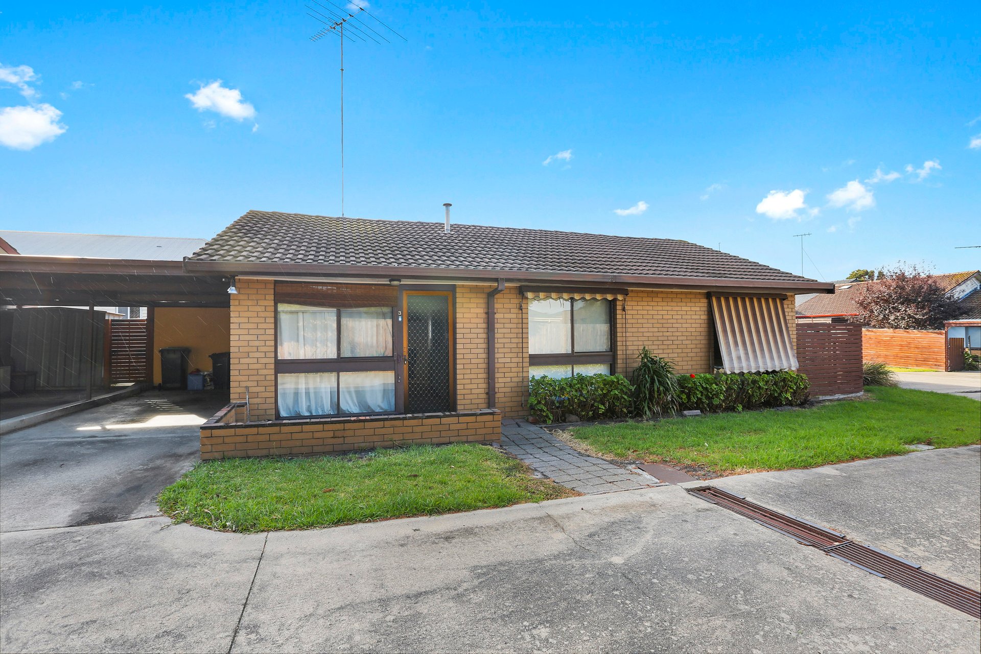 3/9 Matilda Court, Belmont image 1