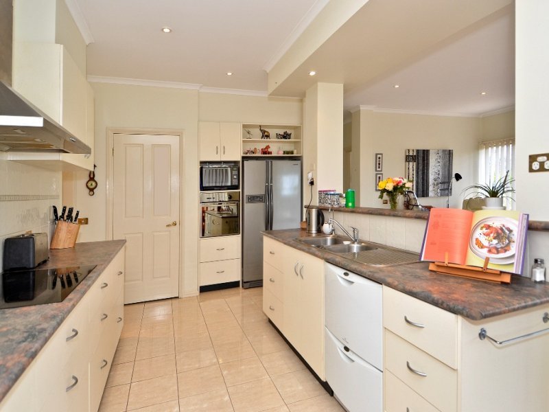 39 Middleton Drive, Bannockburn image 5
