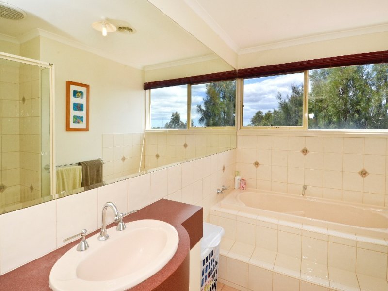 39 Middleton Drive, Bannockburn image 15