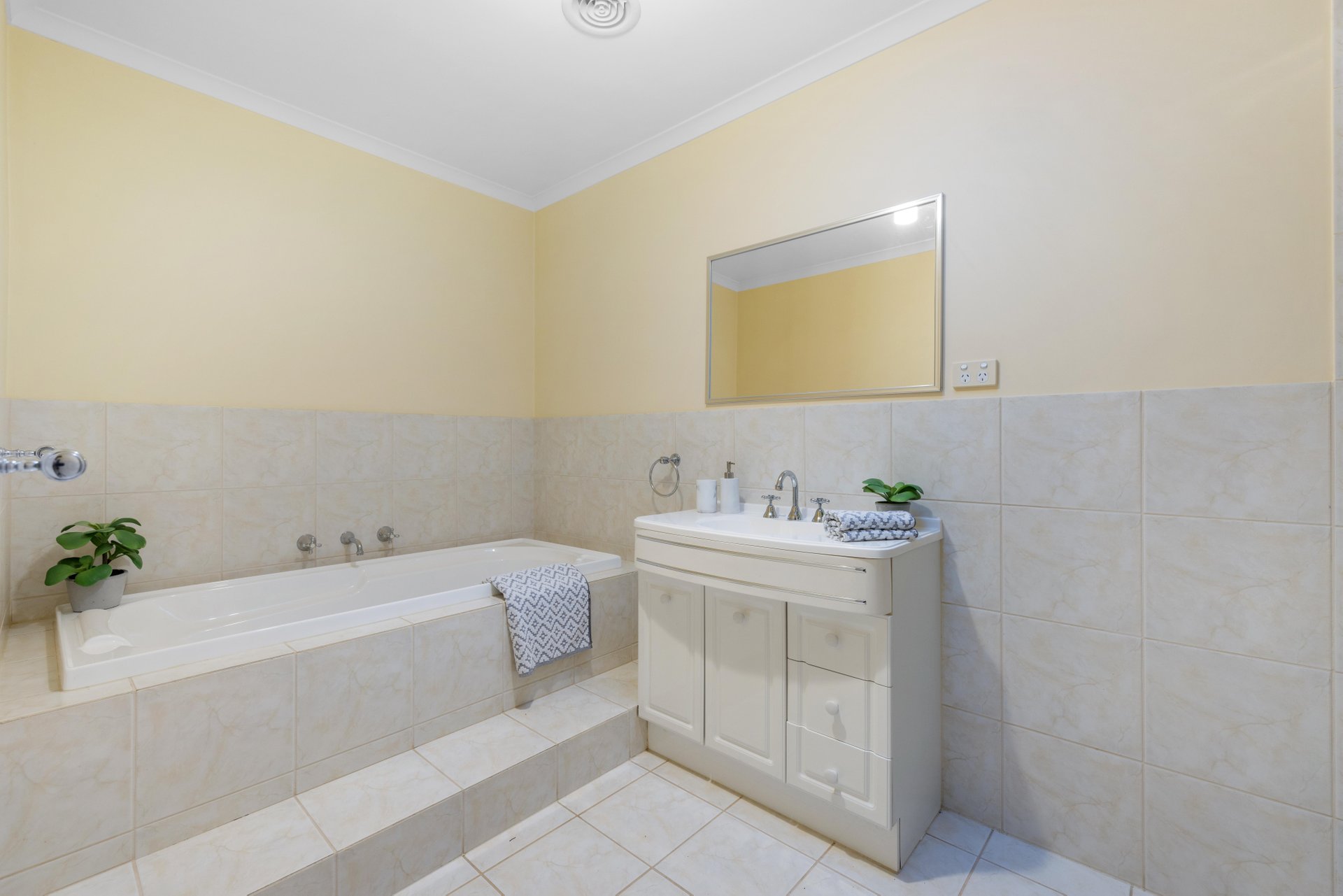 3/9 Morloc Street, Forest Hill image 12