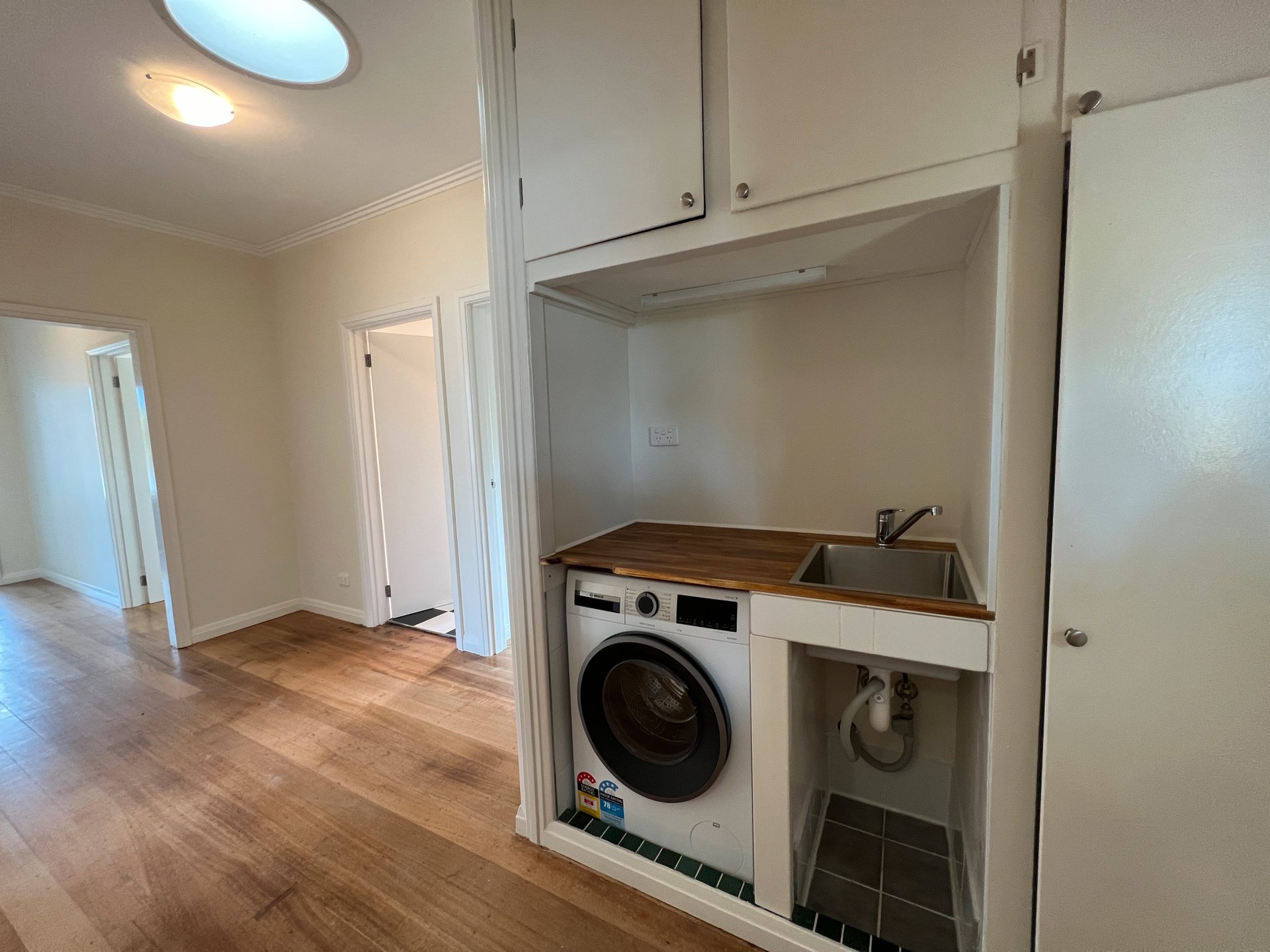 39 Oxford Street, Whittington image 7