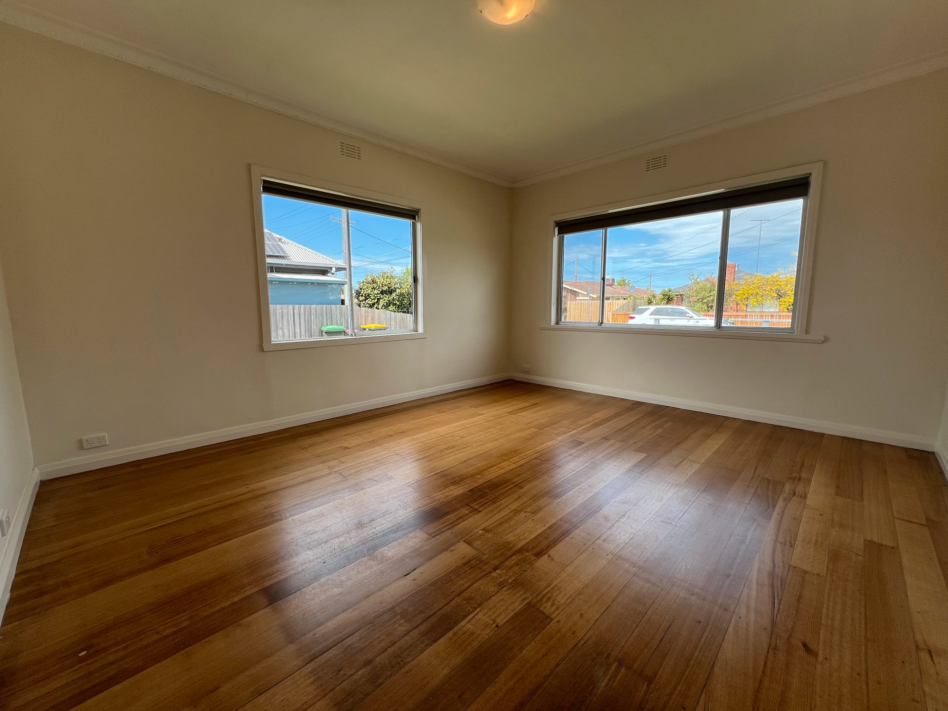 39 Oxford Street, Whittington image 11