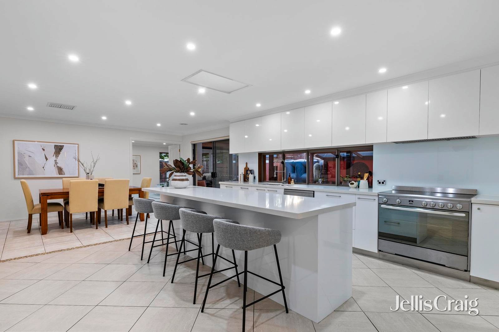 39 Paperbark Drive, Mount Martha image 2