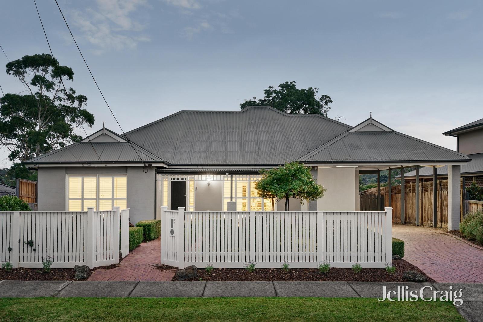39 Scotland Avenue, Greensborough image 1