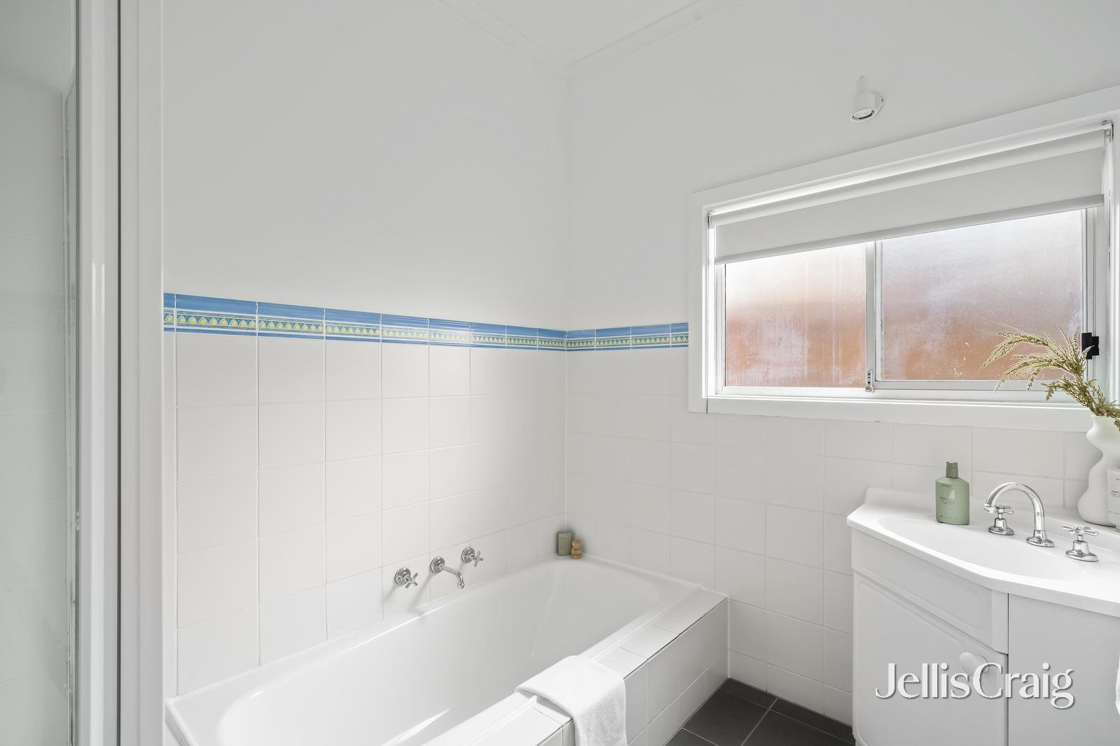 39 Scotland Avenue, Greensborough image 12