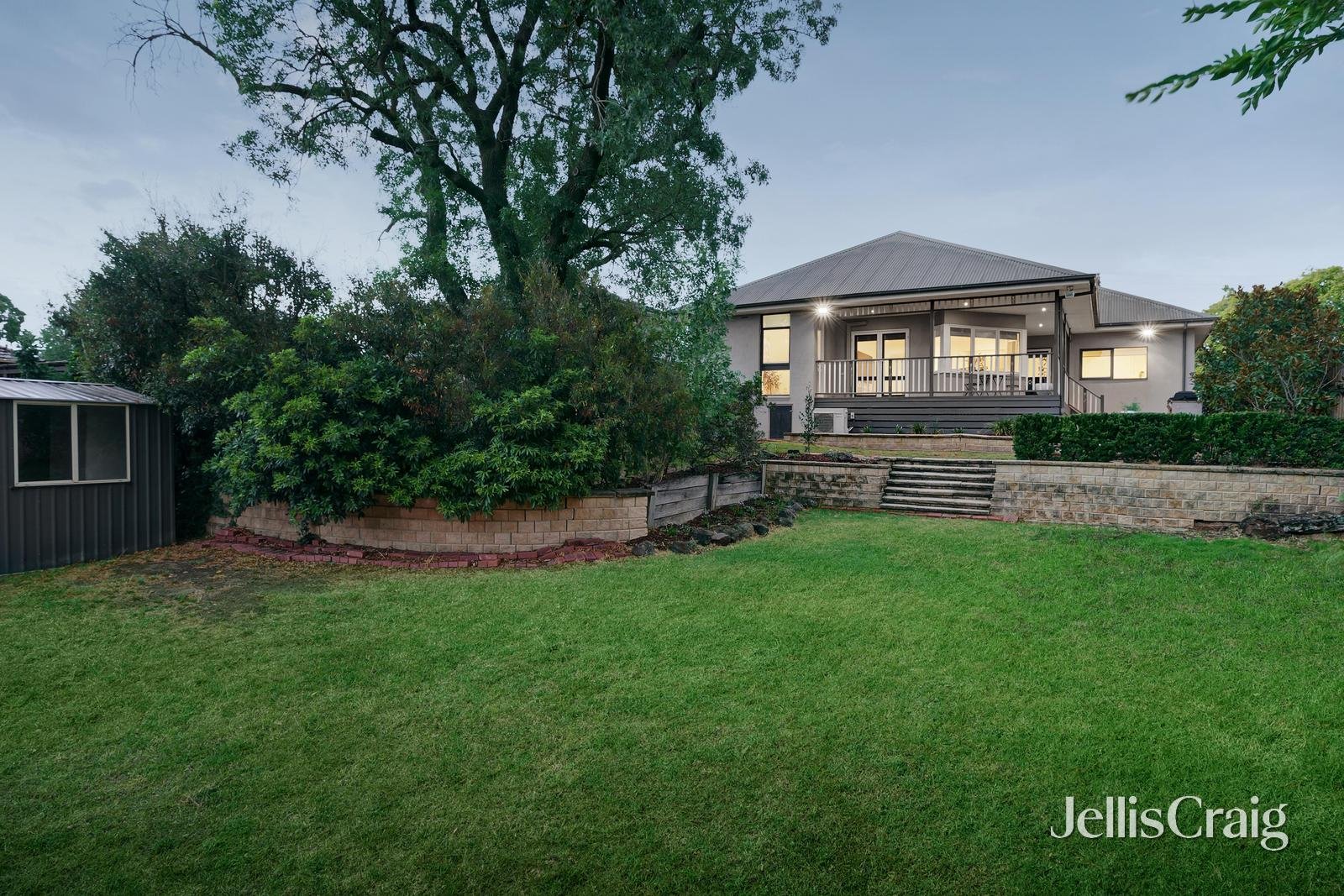 39 Scotland Avenue, Greensborough image 18