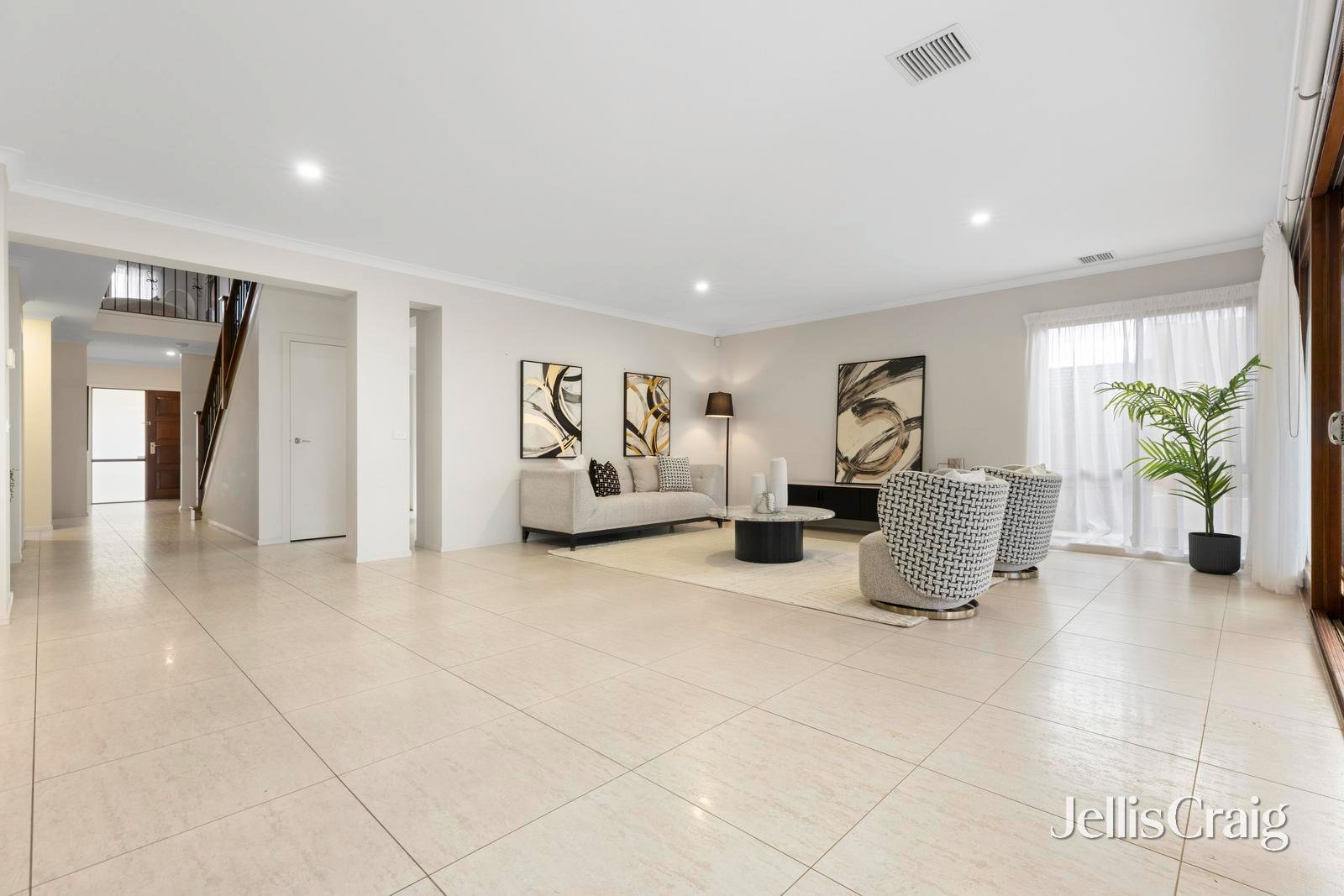 39 Sesame Street, Mount&nbsp;Waverley image 3