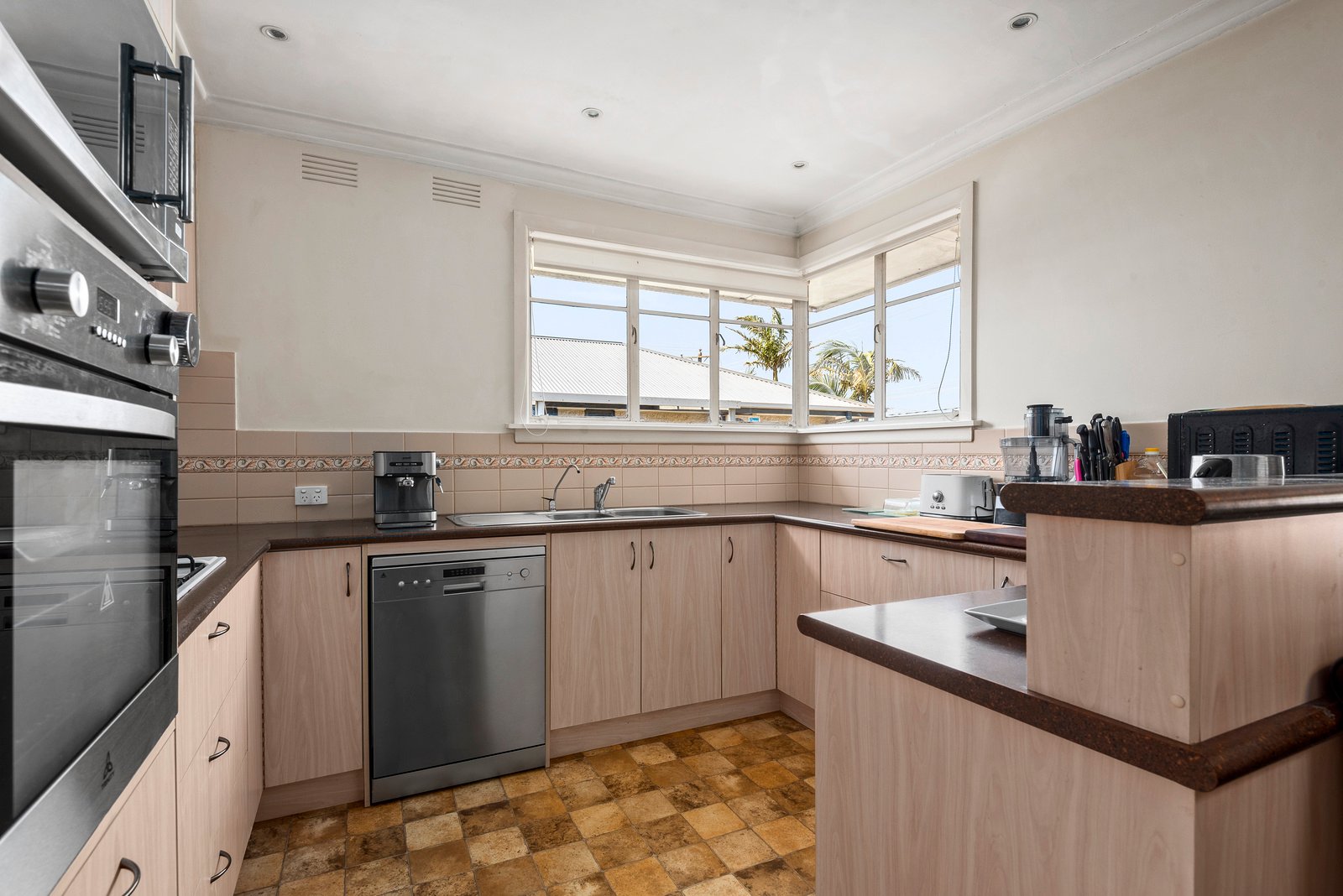 39 Simons Road, Leopold image 2