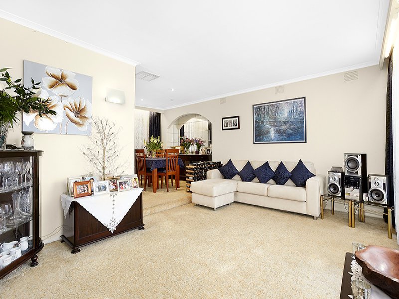 39 Simpsons Road, Box Hill image 3