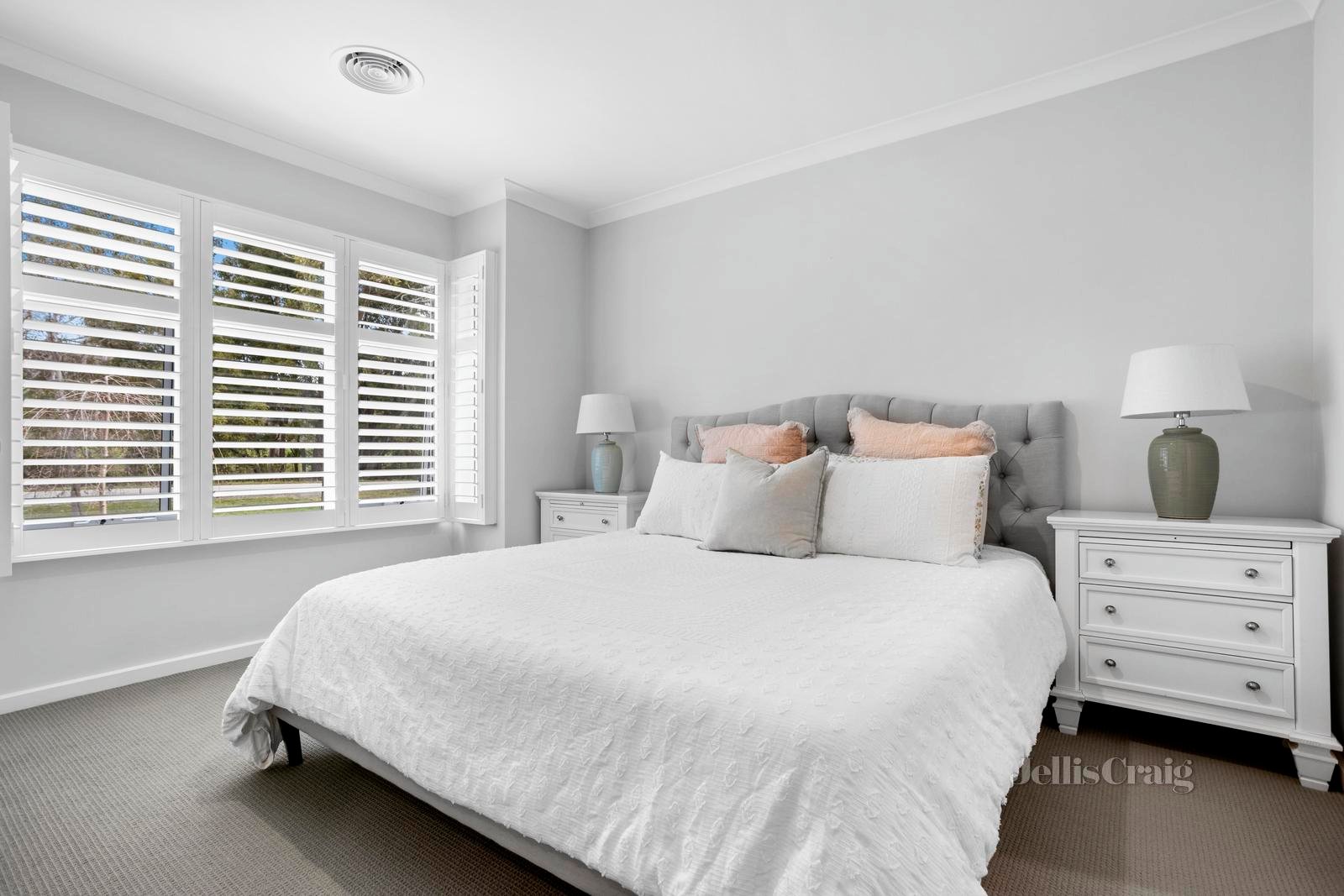 39 South Road, Woodend image 5
