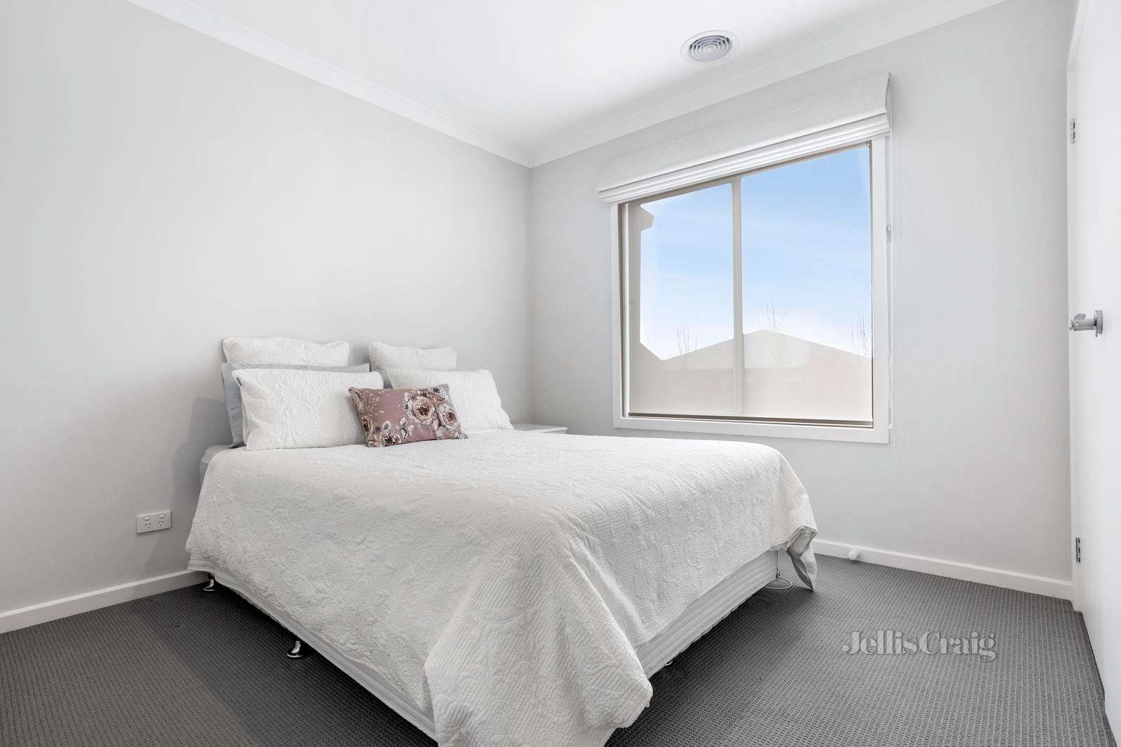 39 South Road, Woodend image 8