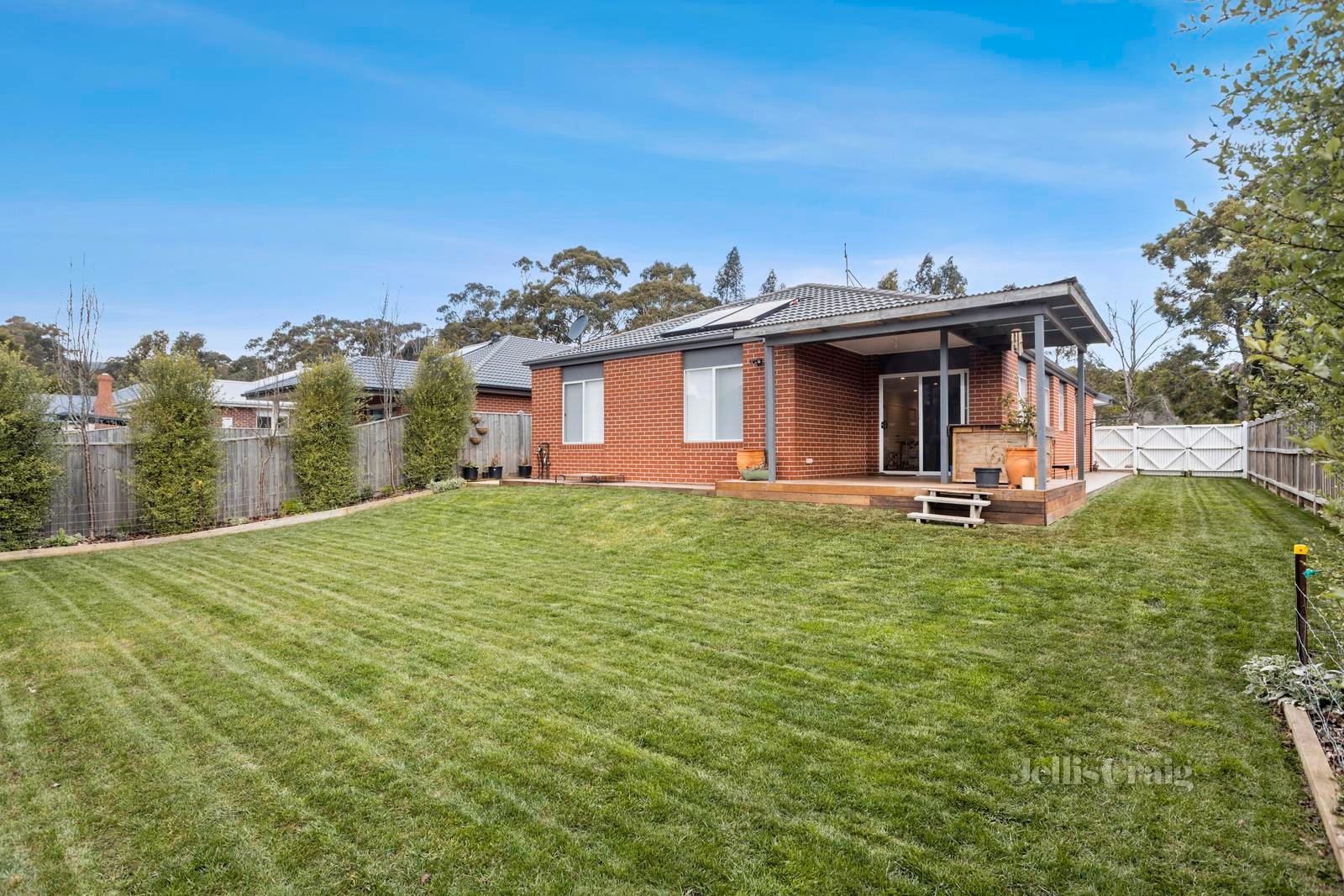 39 South Road, Woodend image 11