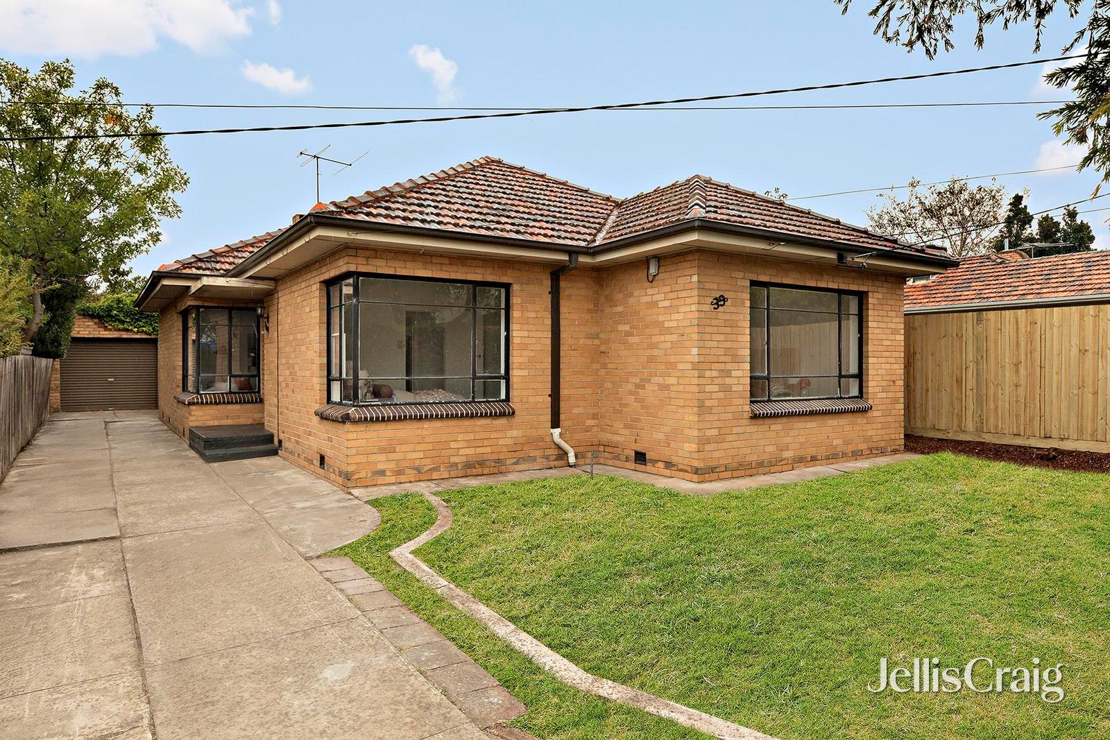 39 St Leonards Avenue, Yarraville image 1