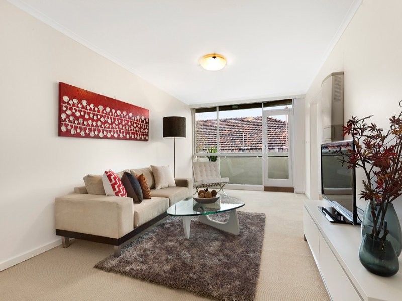3/9 Tiuna Grove, Elwood image 2