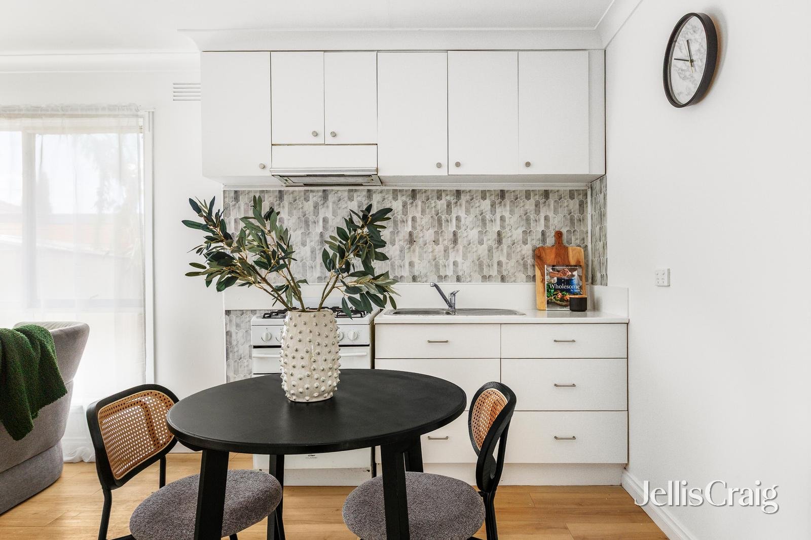 3/9 Waveney Street, St Albans image 2