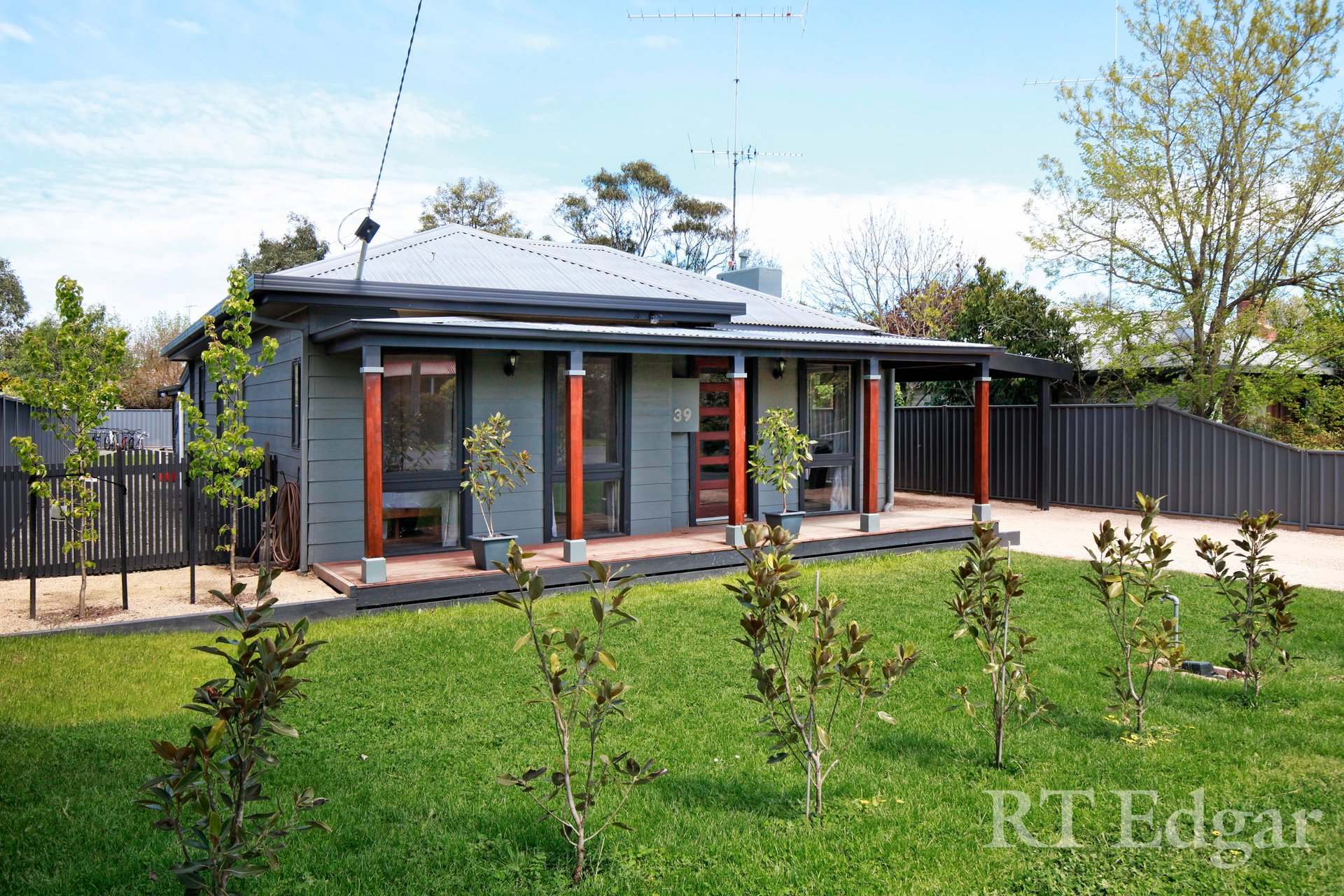 Property Gallery Thumbnail 6