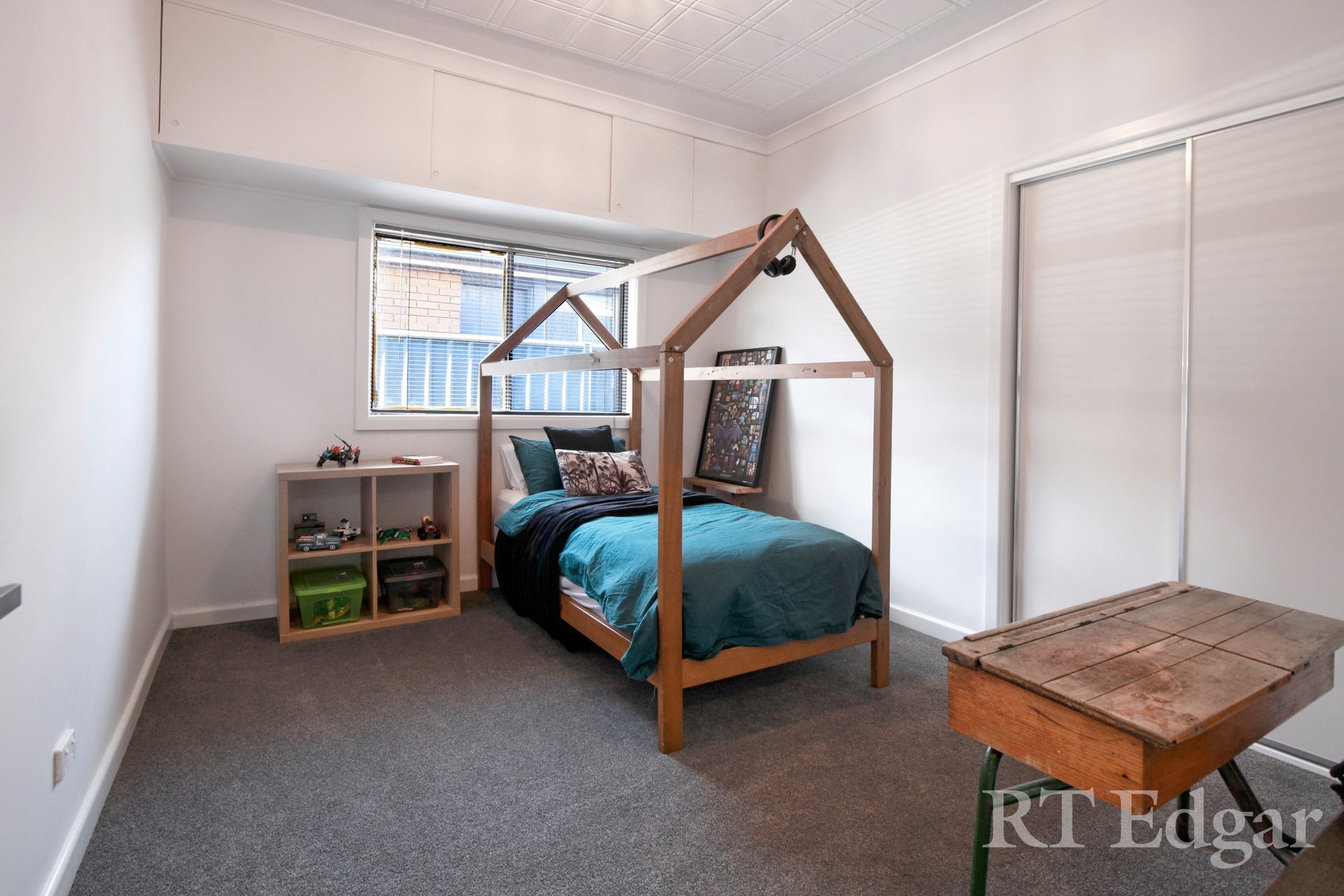 Property Gallery Thumbnail 11