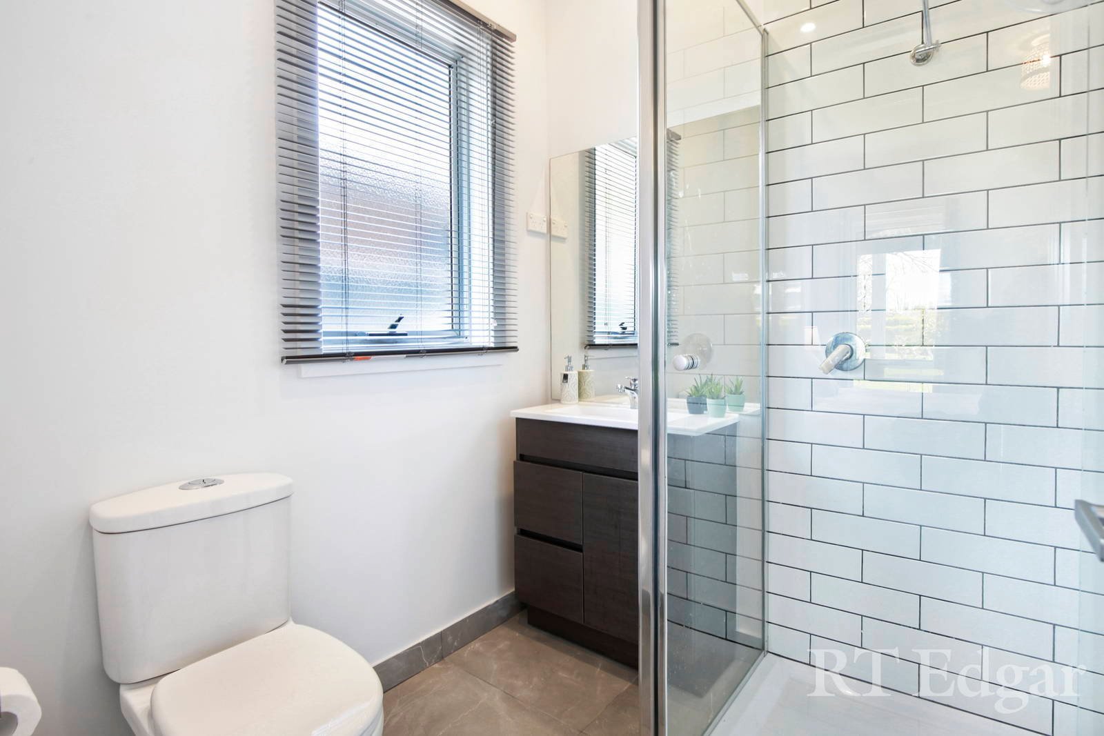 Property Gallery Thumbnail 6