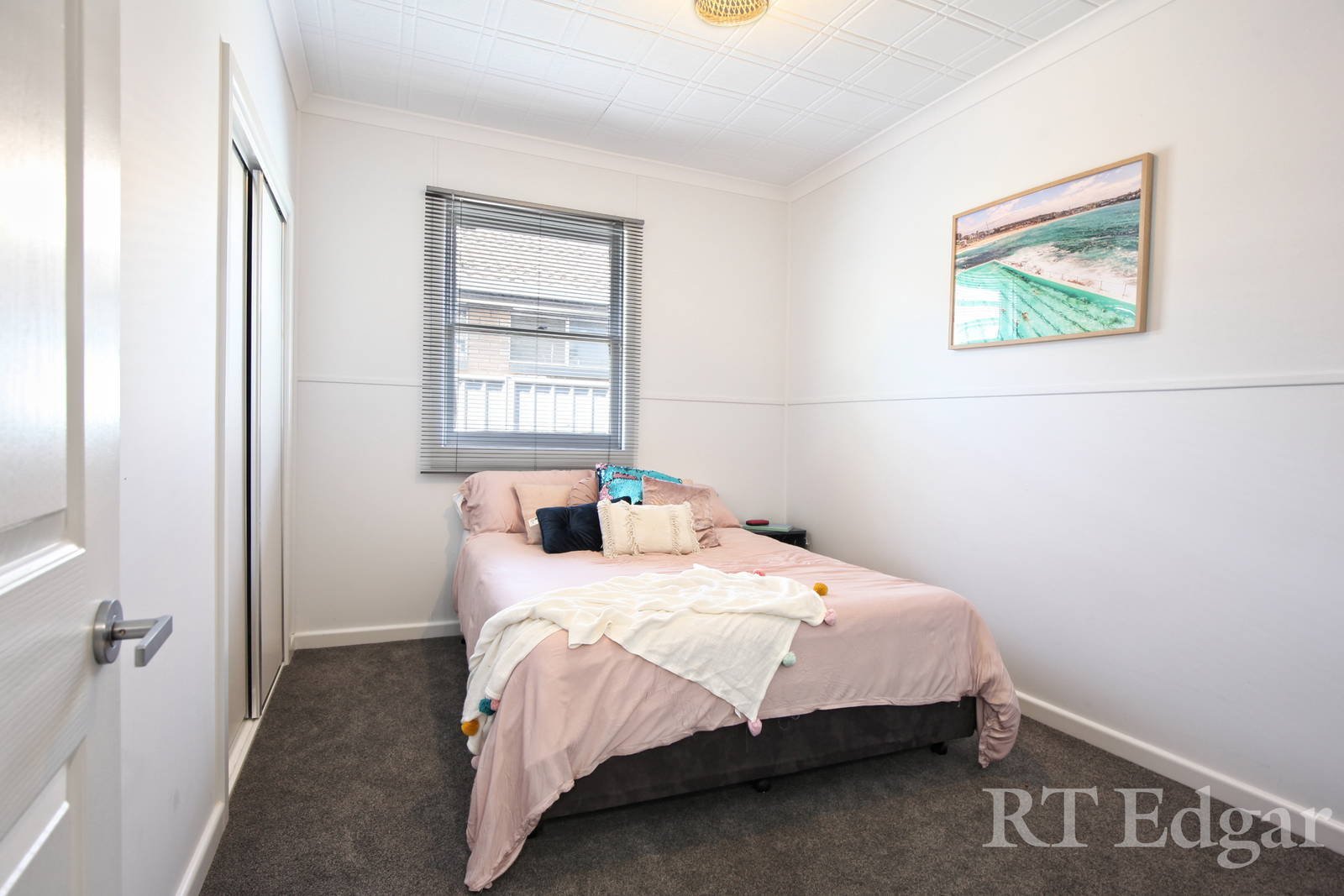 Property Gallery Thumbnail 11