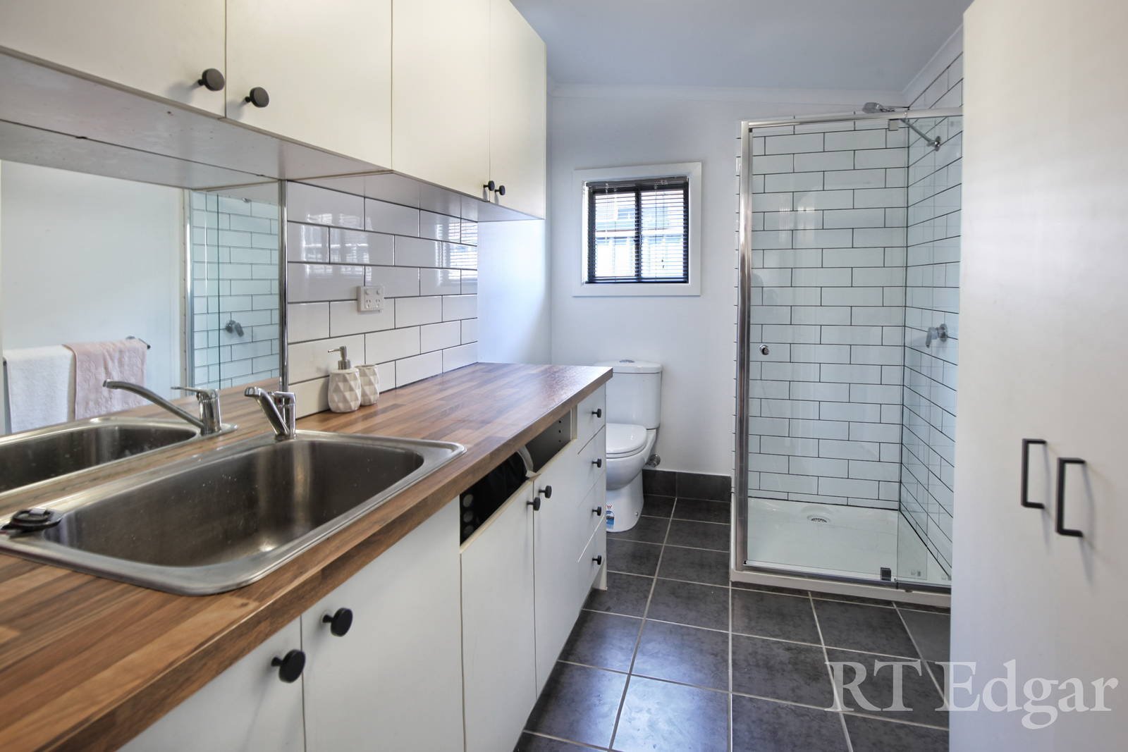 Property Gallery Thumbnail 14