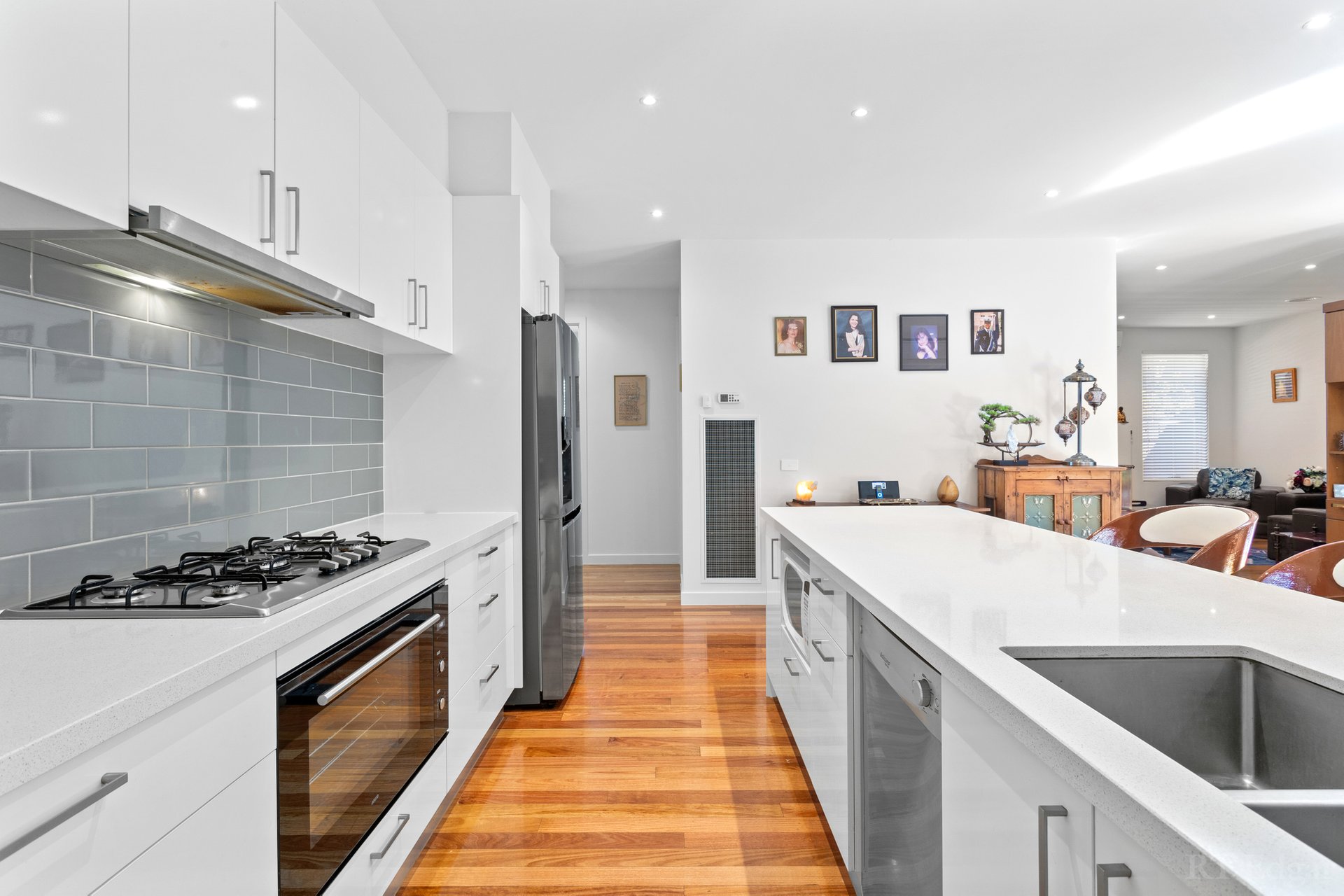 Property Gallery Thumbnail 3