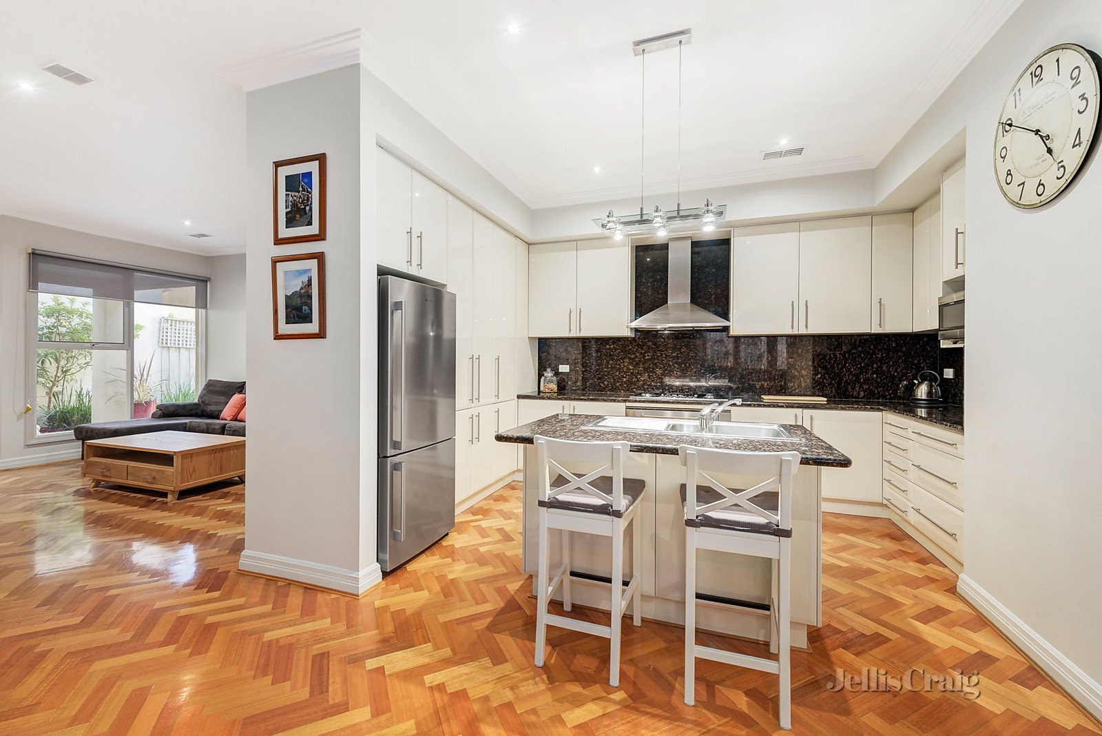 3/900 Burke Road, Canterbury image 4