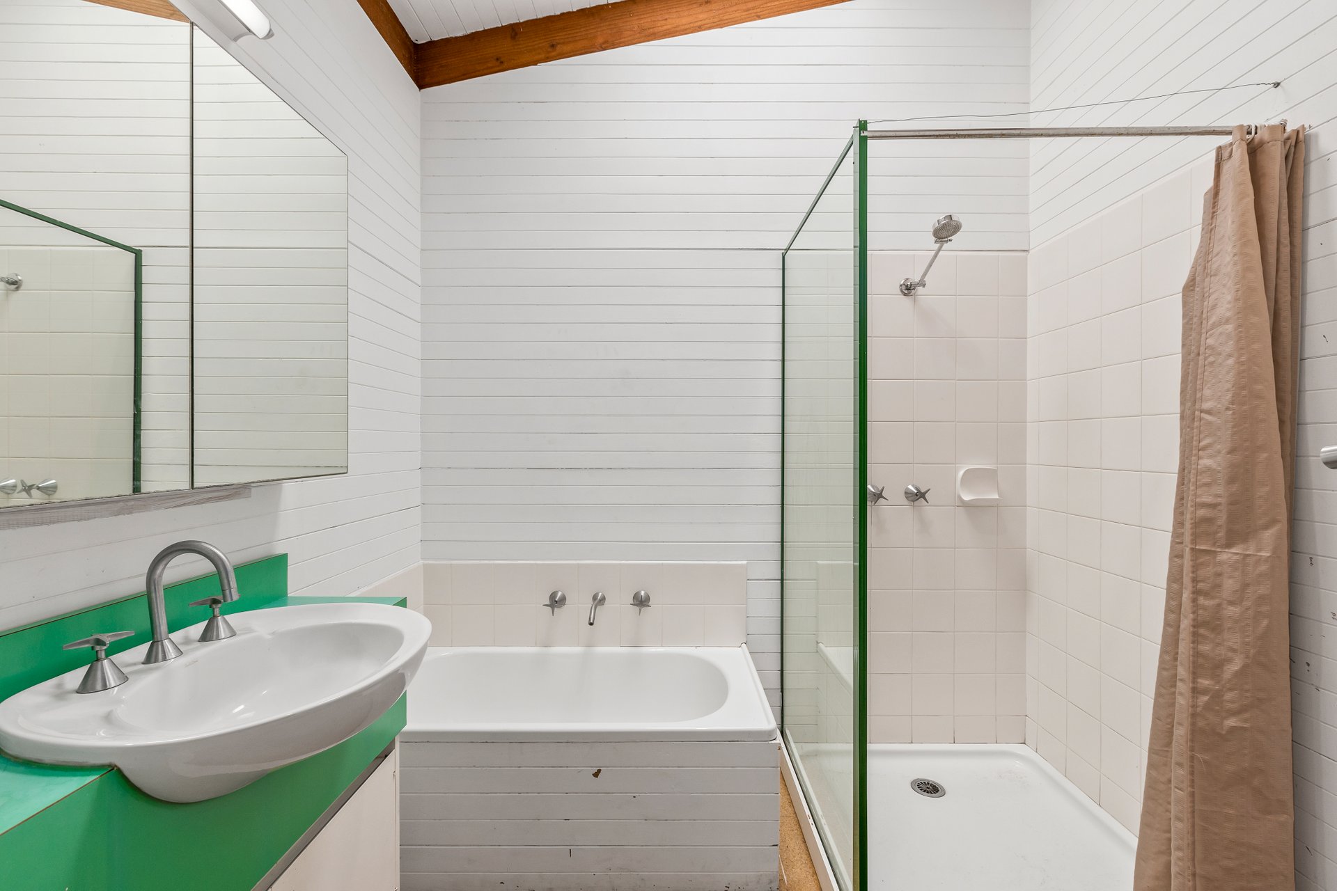 Property Gallery Thumbnail 6
