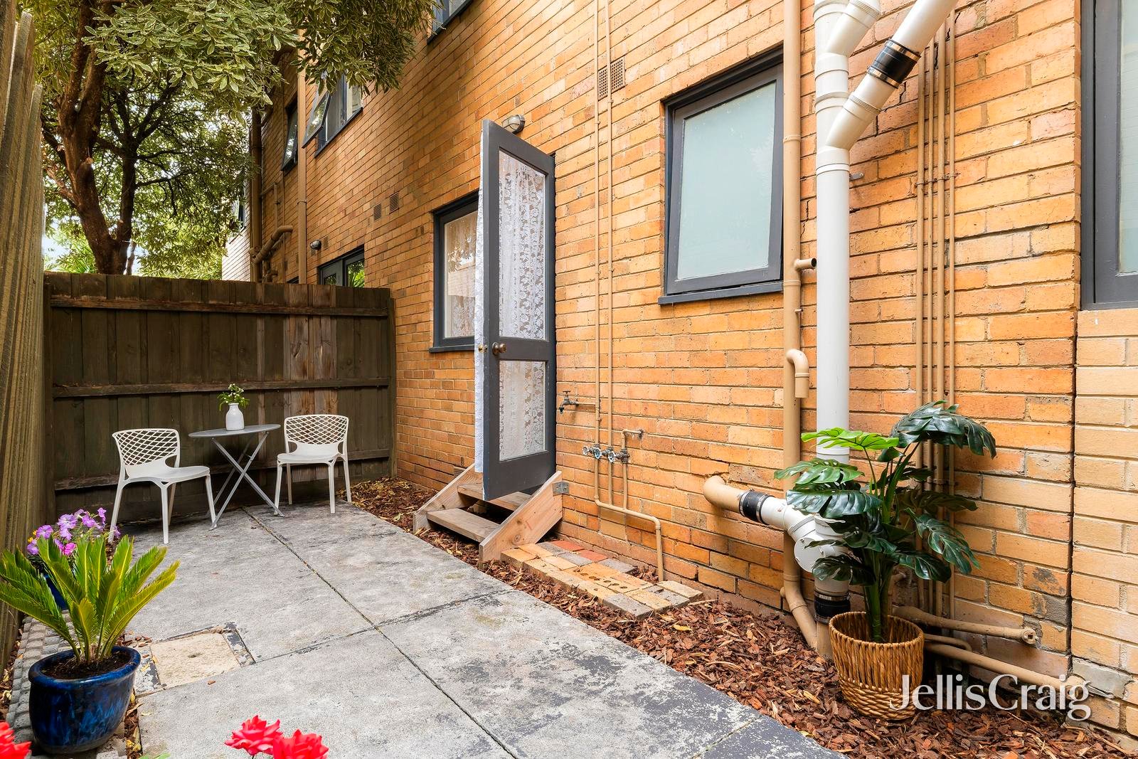 3/91 Ormond Road, Elwood image 1