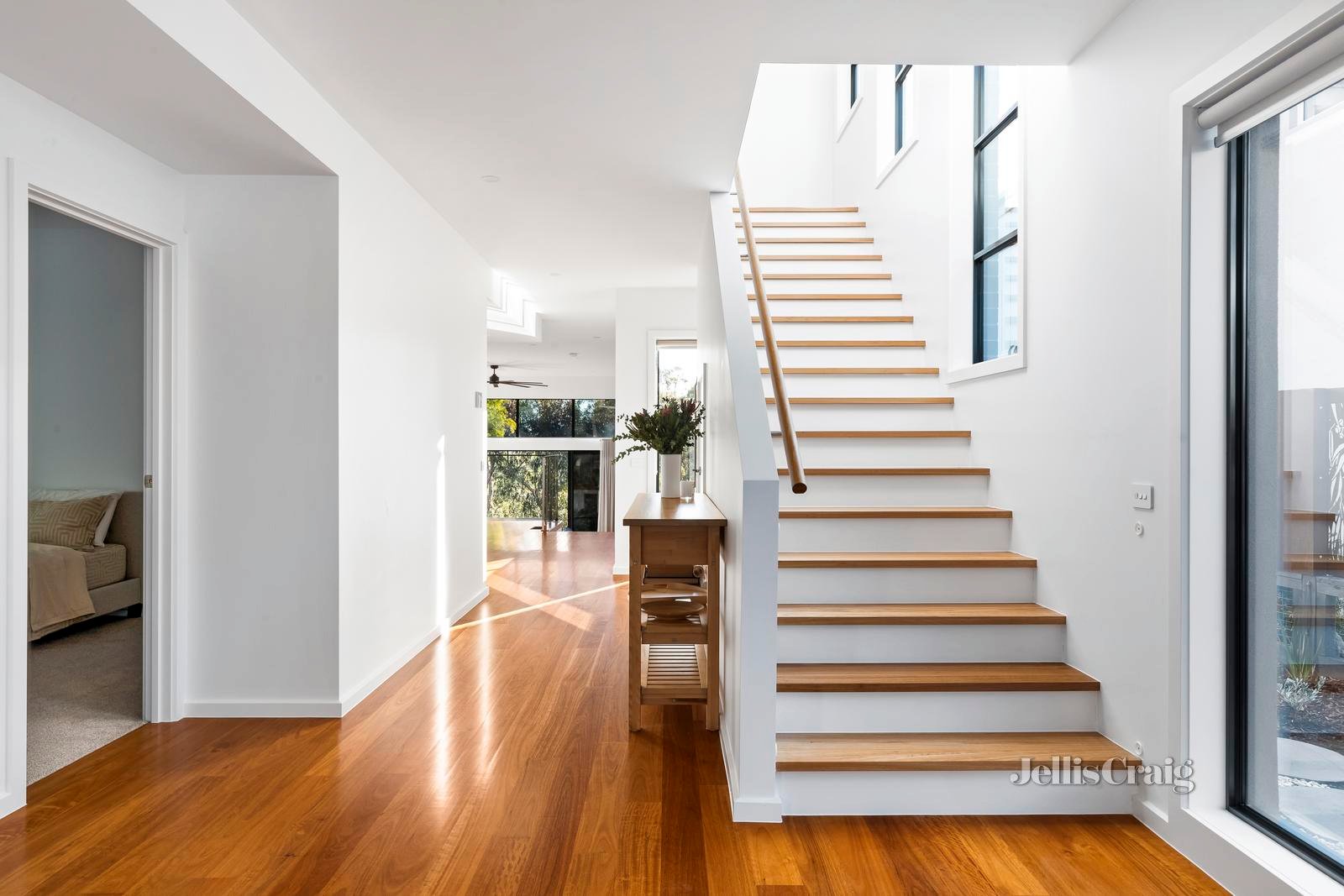 3/91A Arthur Street, Eltham image 2