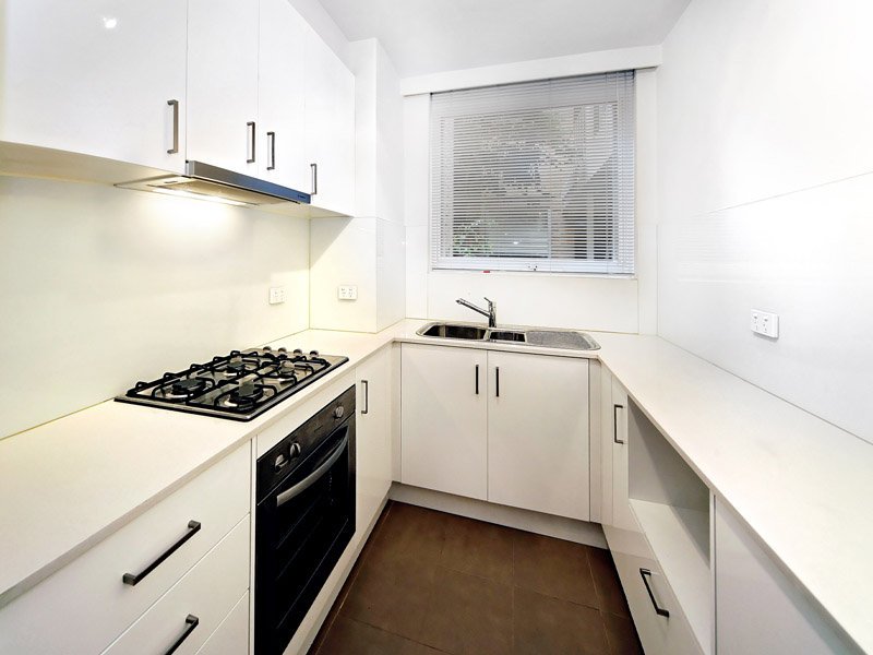 3/93 Glenhuntly Road, Elwood image 2