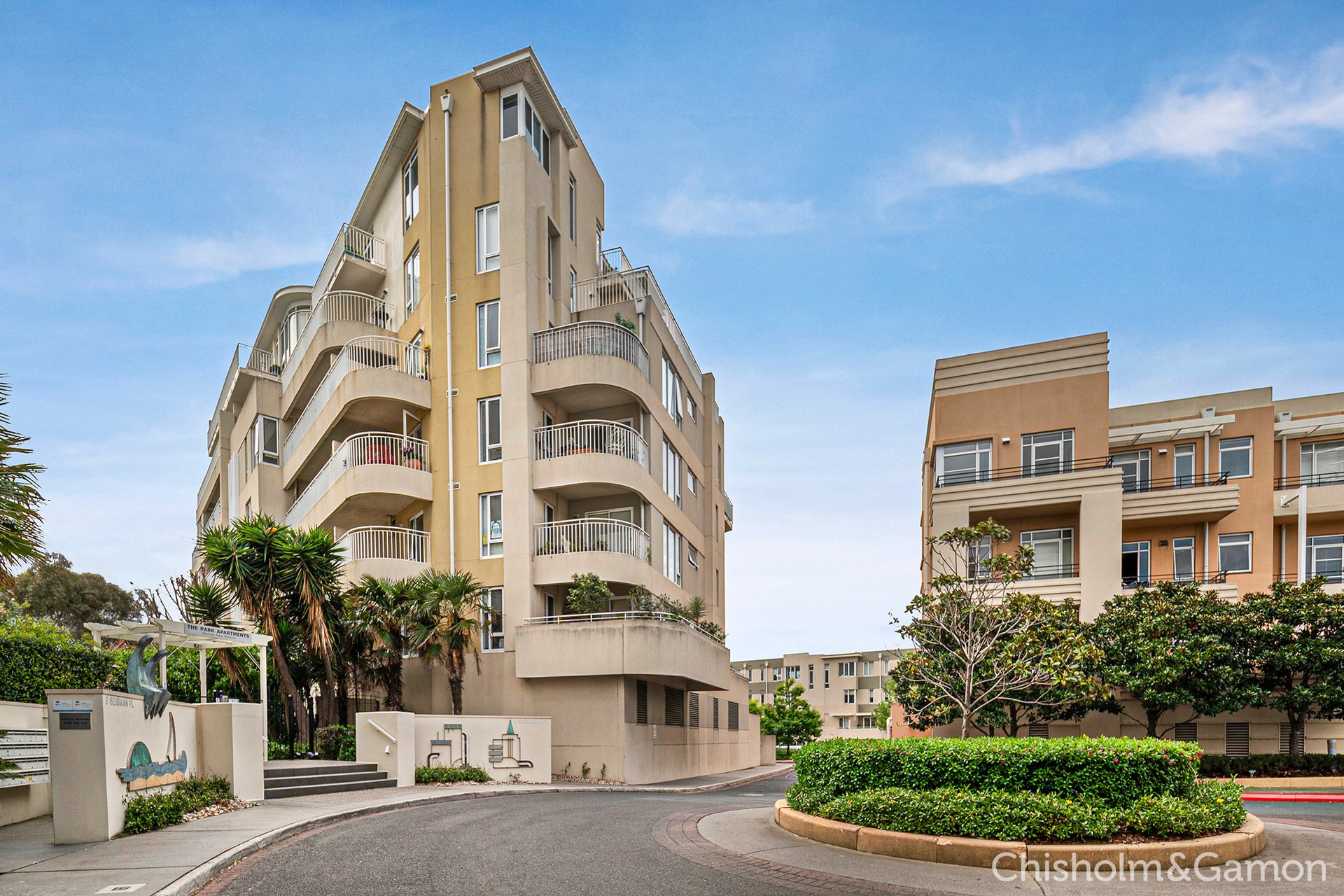 39/4 Seisman Place, Port Melbourne image 2