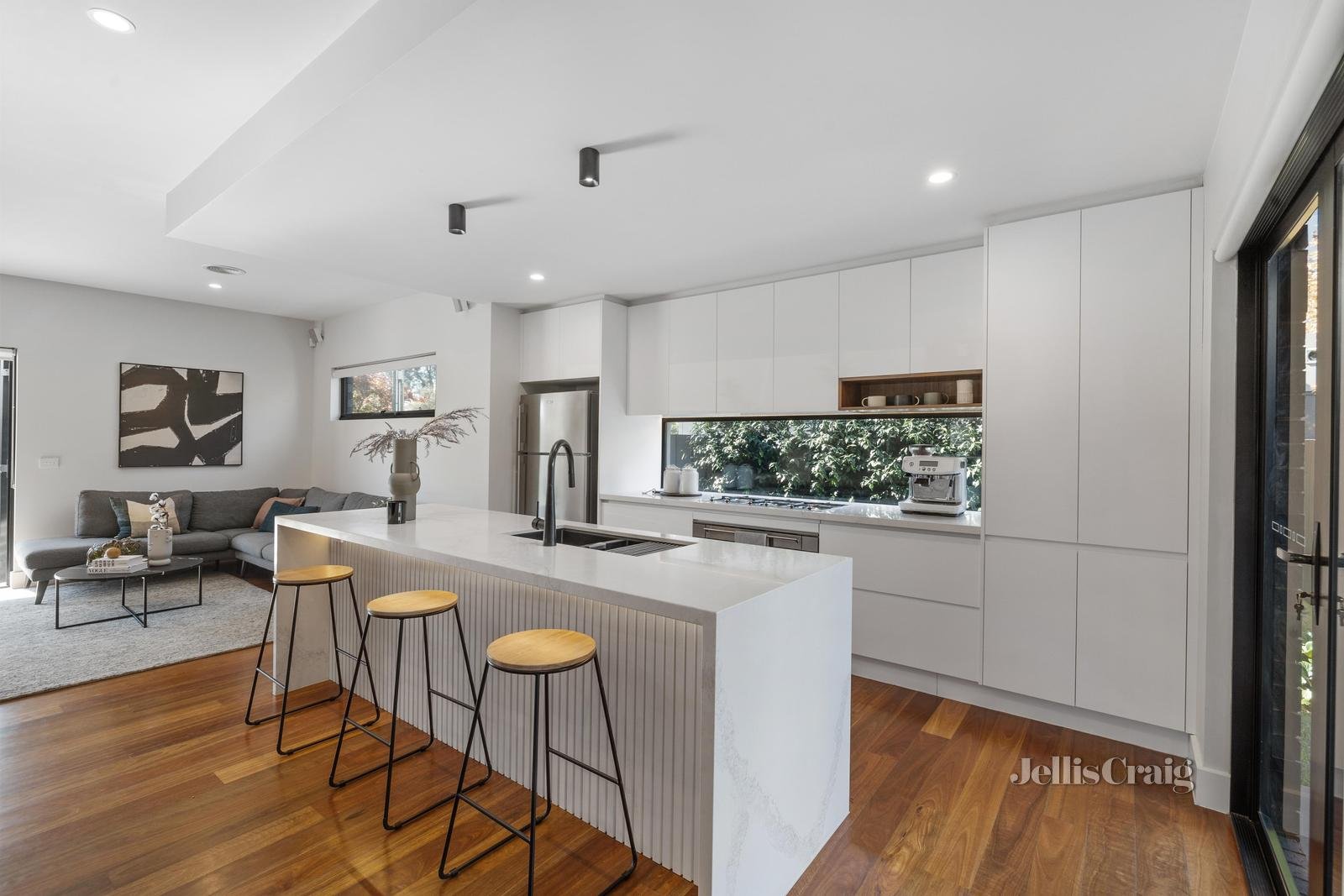 394A Highbury Road, Mount Waverley image 4
