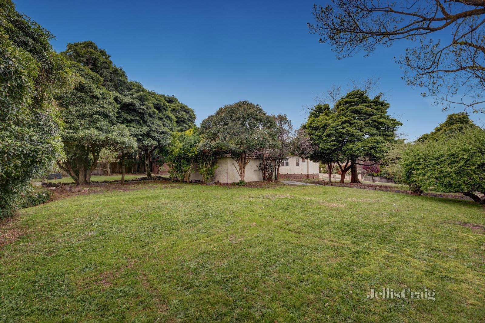 395 Burke Road, Glen Iris image 17