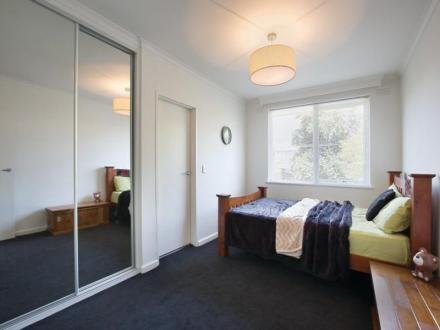 Property Gallery Thumbnail 3