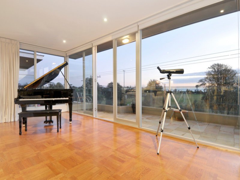 3/95 Ormond Esplanade, Elwood image 2