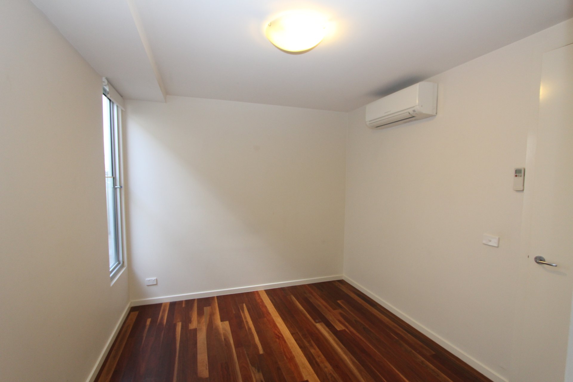 Property Gallery Thumbnail 11