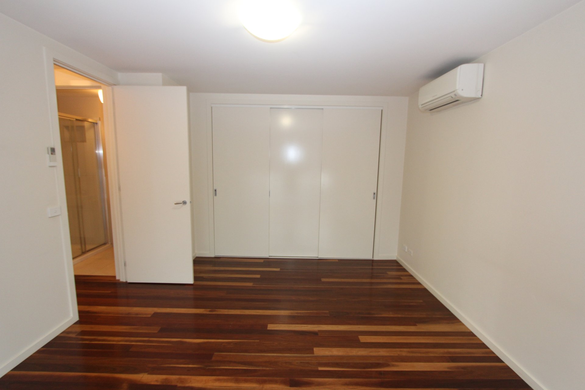 Property Gallery Thumbnail 12