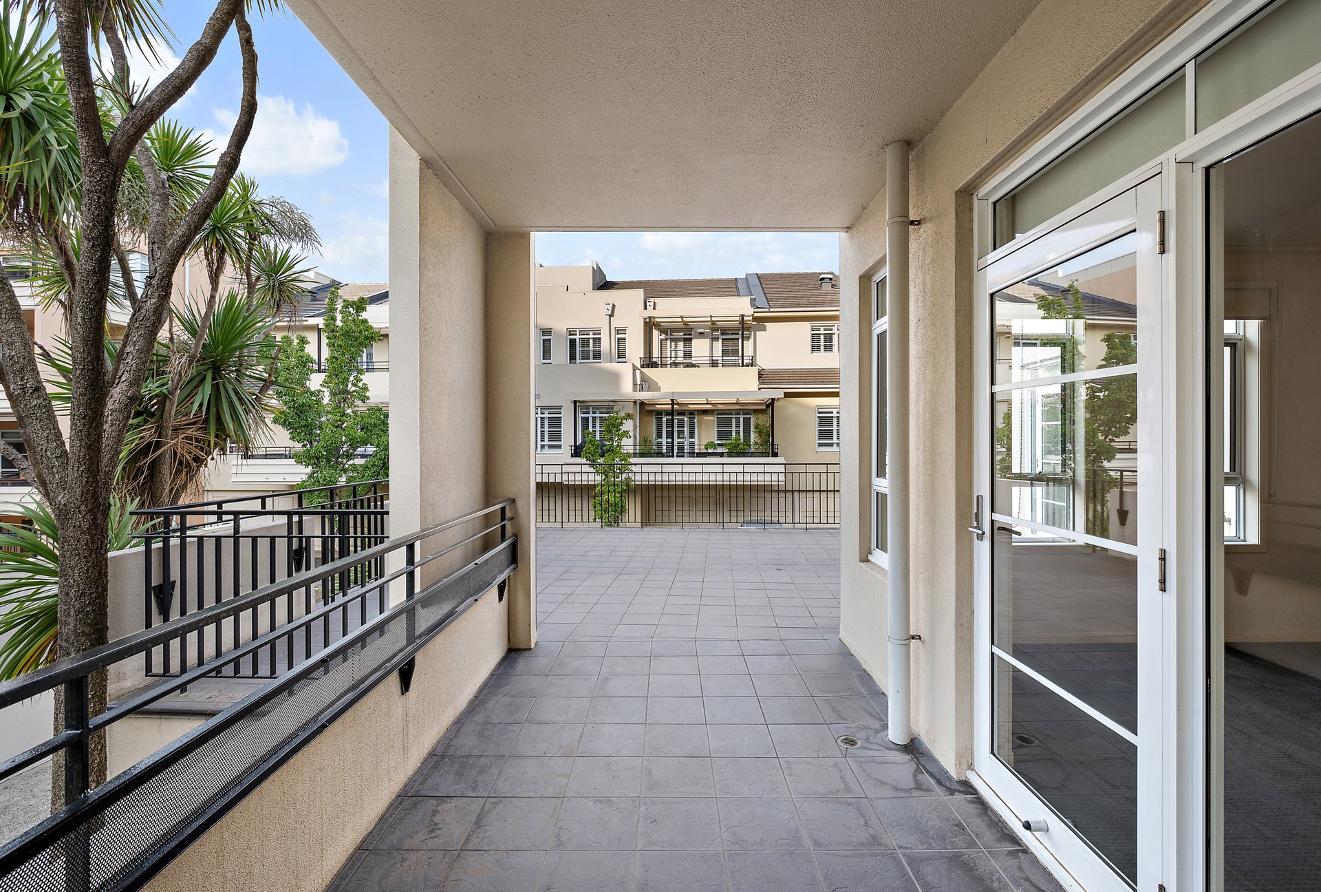 39/6 Graham Street, Port Melbourne image 4
