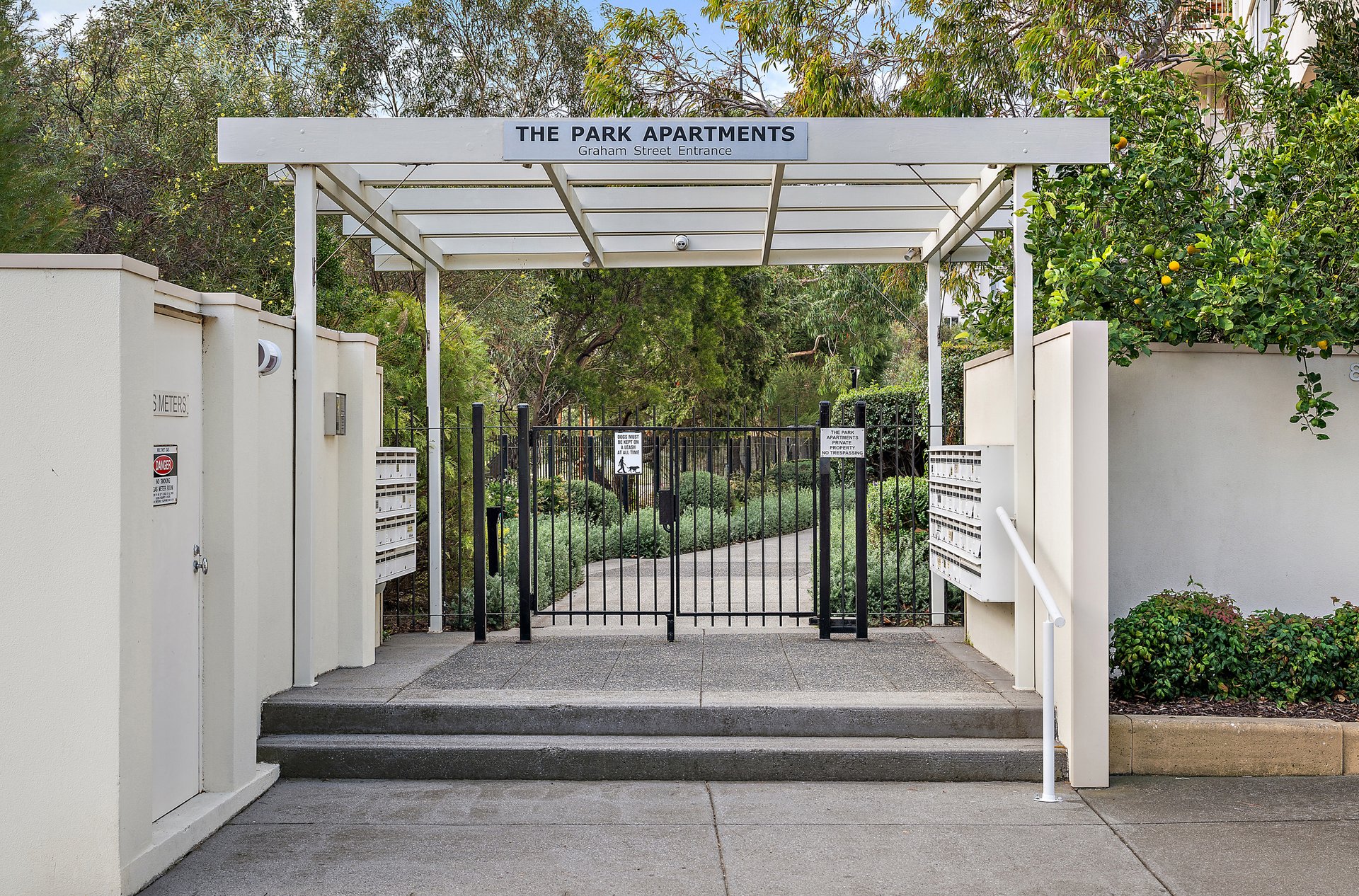 39/6 Graham Street, Port Melbourne image 2