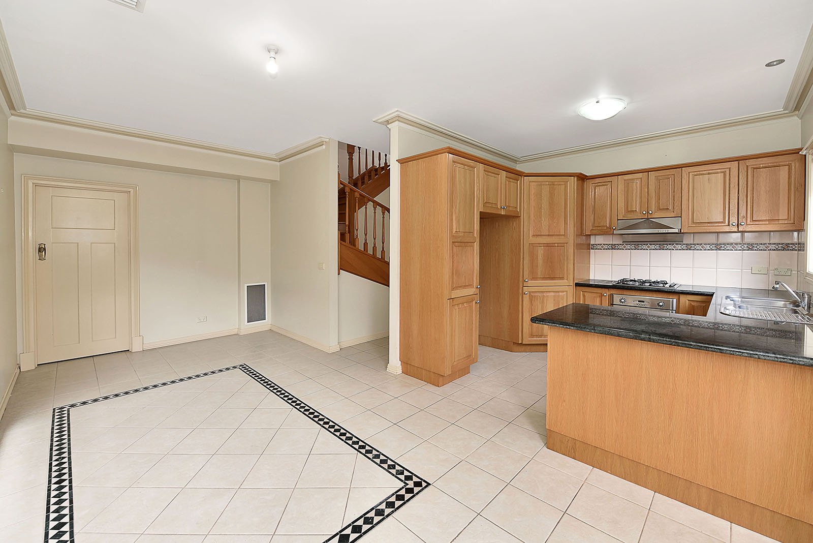 3/967 Mount Alexander Road, Essendon image 2