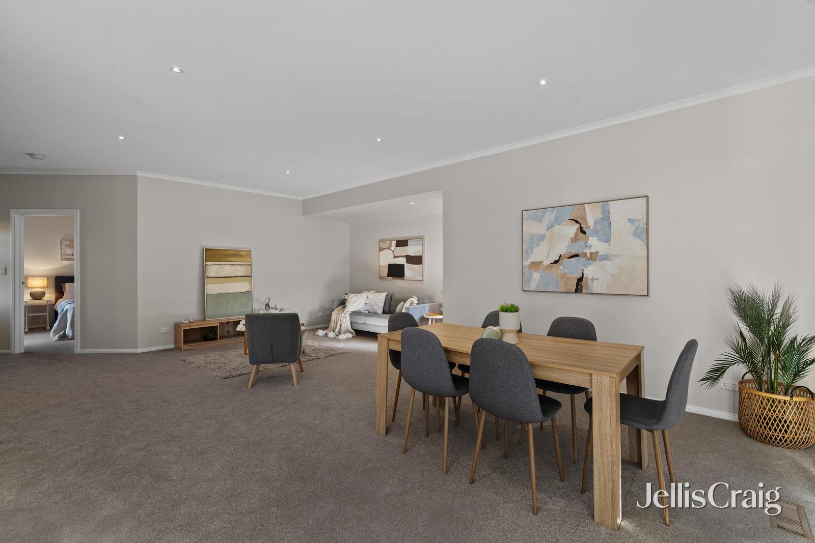 39A Ronald Road, Croydon image 4