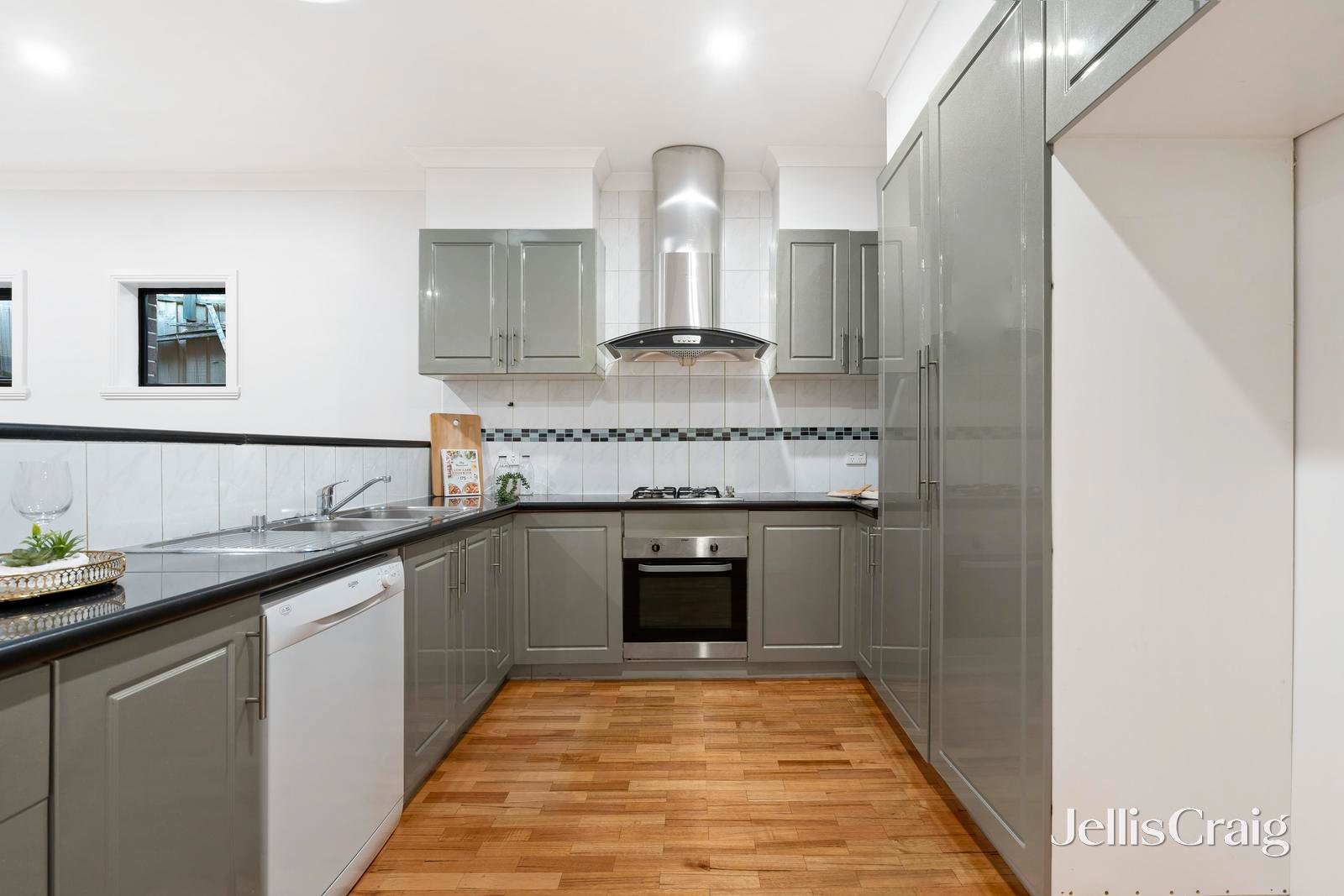 39A Ross Street, Doncaster East image 5