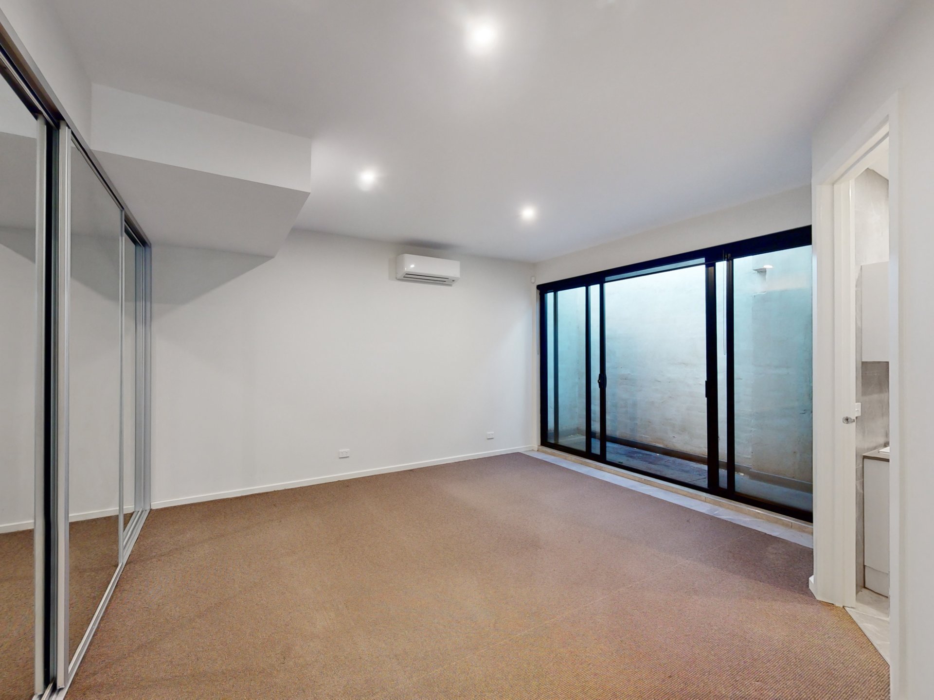 39A Taylor Street, Moonee Ponds image 5