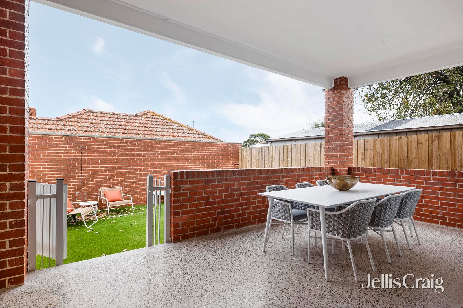 39B Gordon Grove, Preston image 18