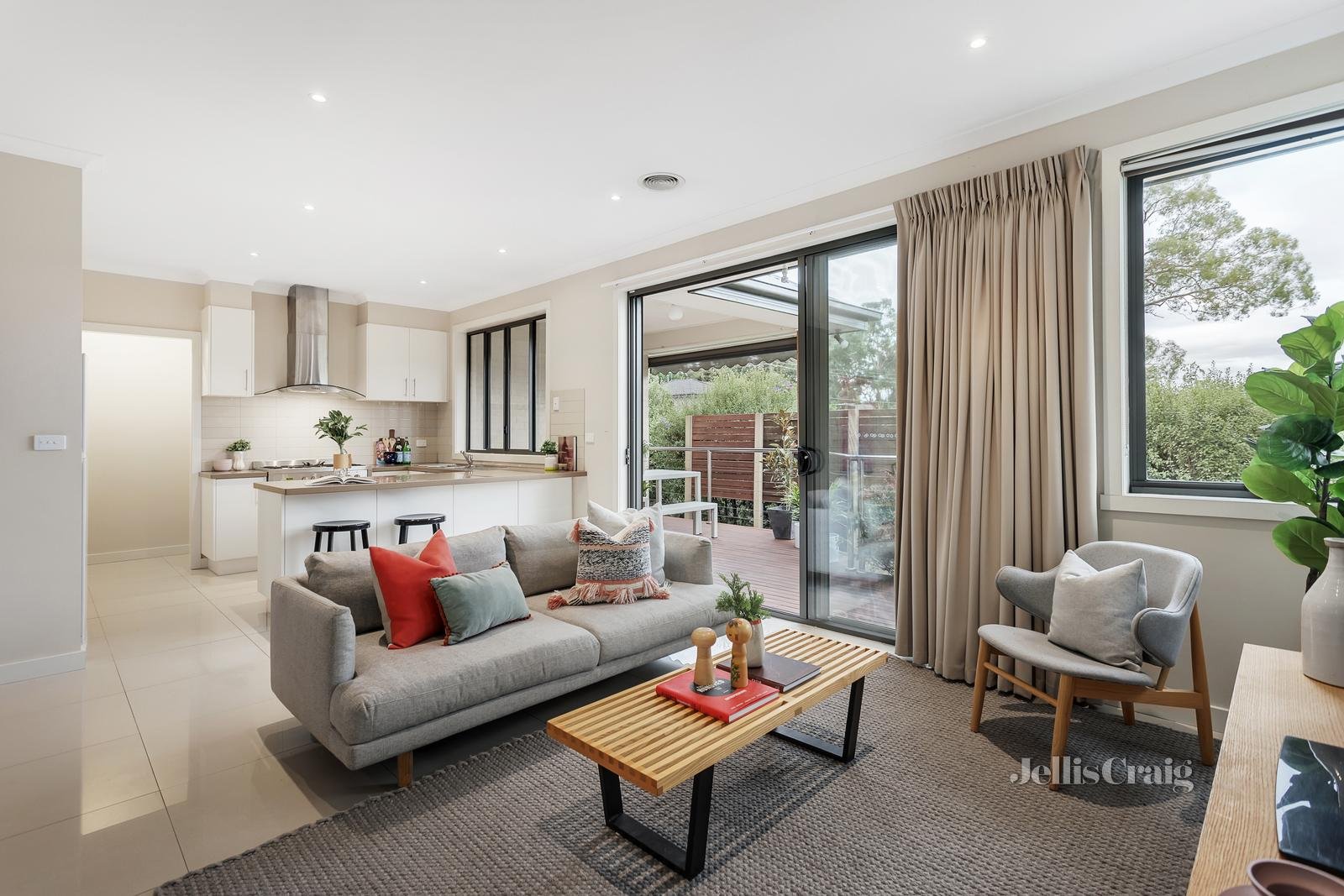 3A Brownes Crescent, Eltham image 3