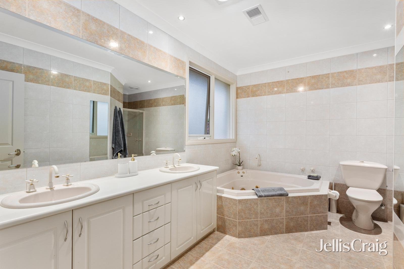 3A Haldane Court, Doncaster&nbsp;East image 8