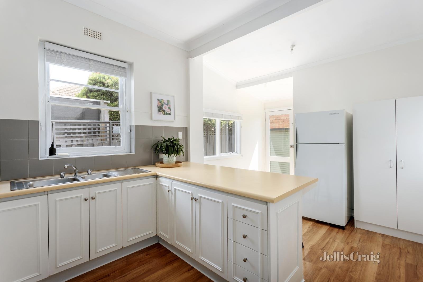 3A Shepreth Street, Surrey Hills image 11