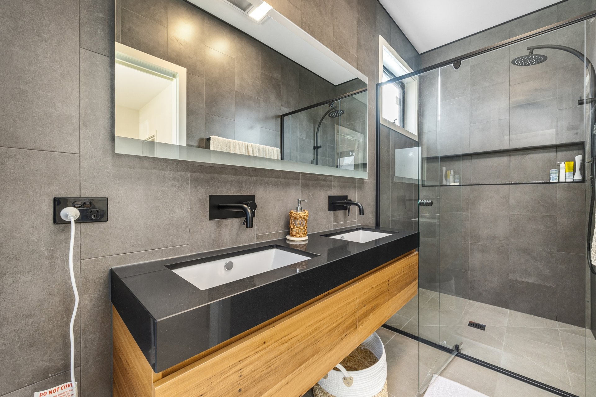 Property Gallery Thumbnail 6