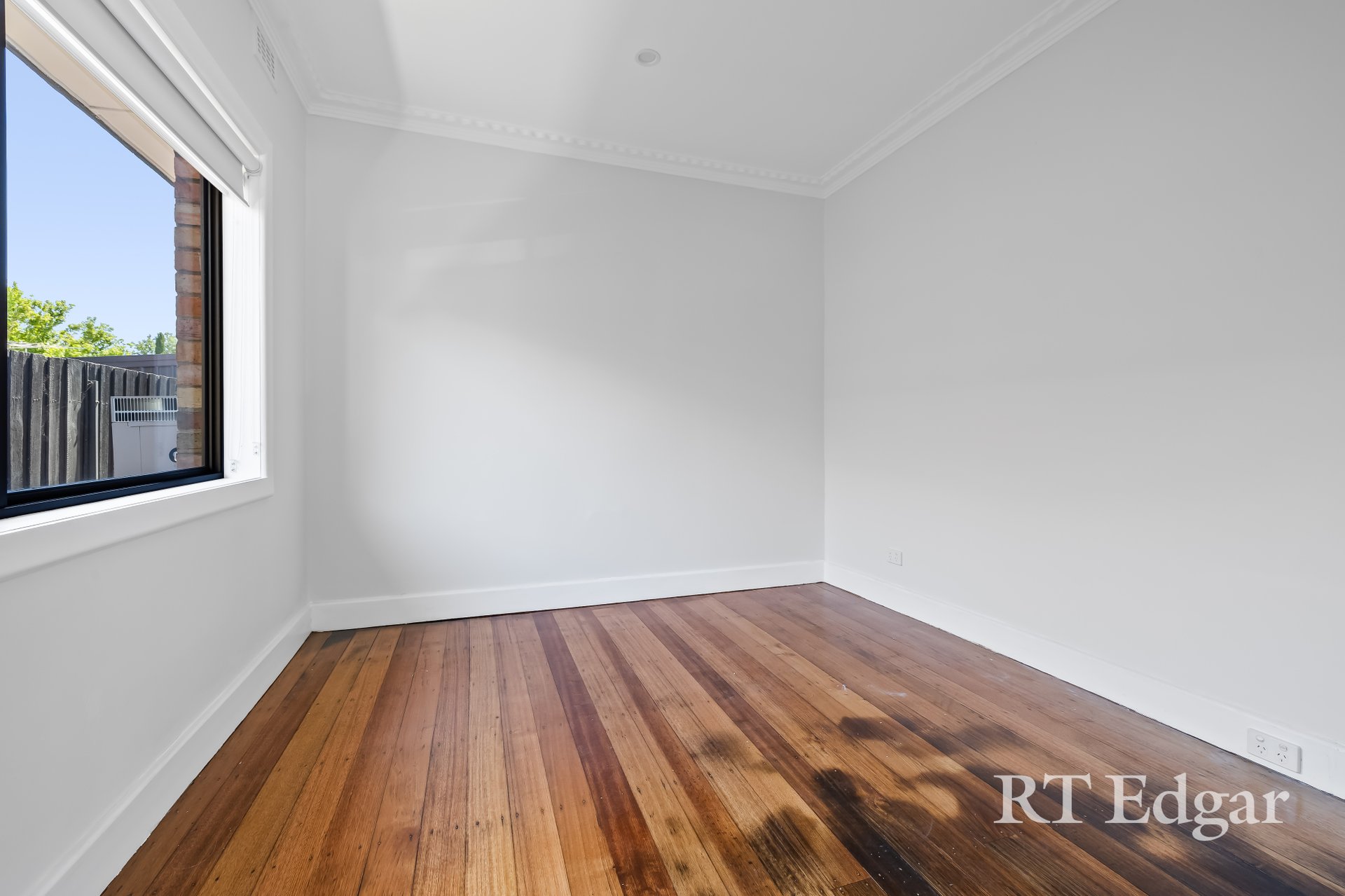 Property Gallery Thumbnail 7